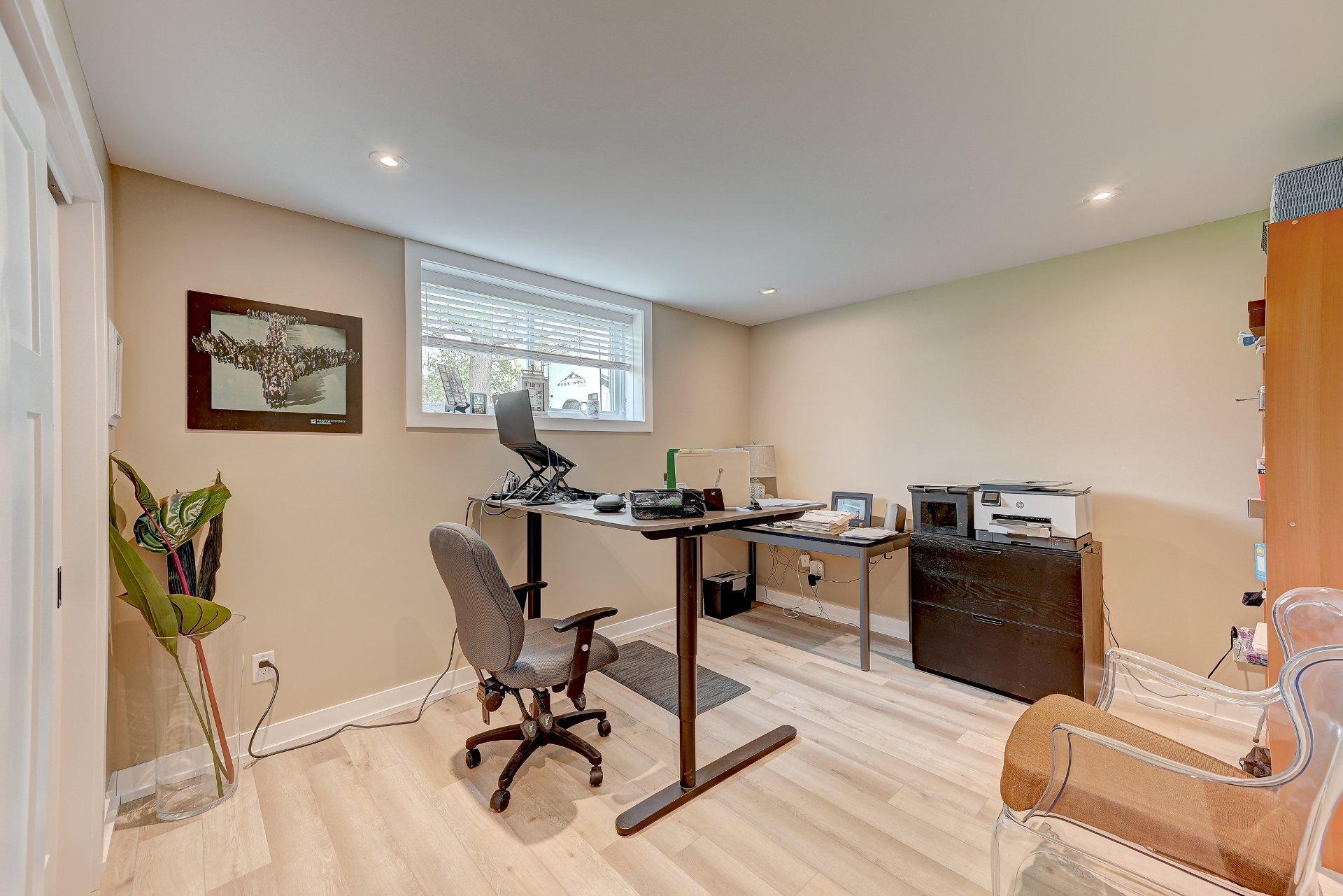 









73


Ch. du Richelieu

,
Saint-Basile-le-Grand,




QC
J3N1K6

