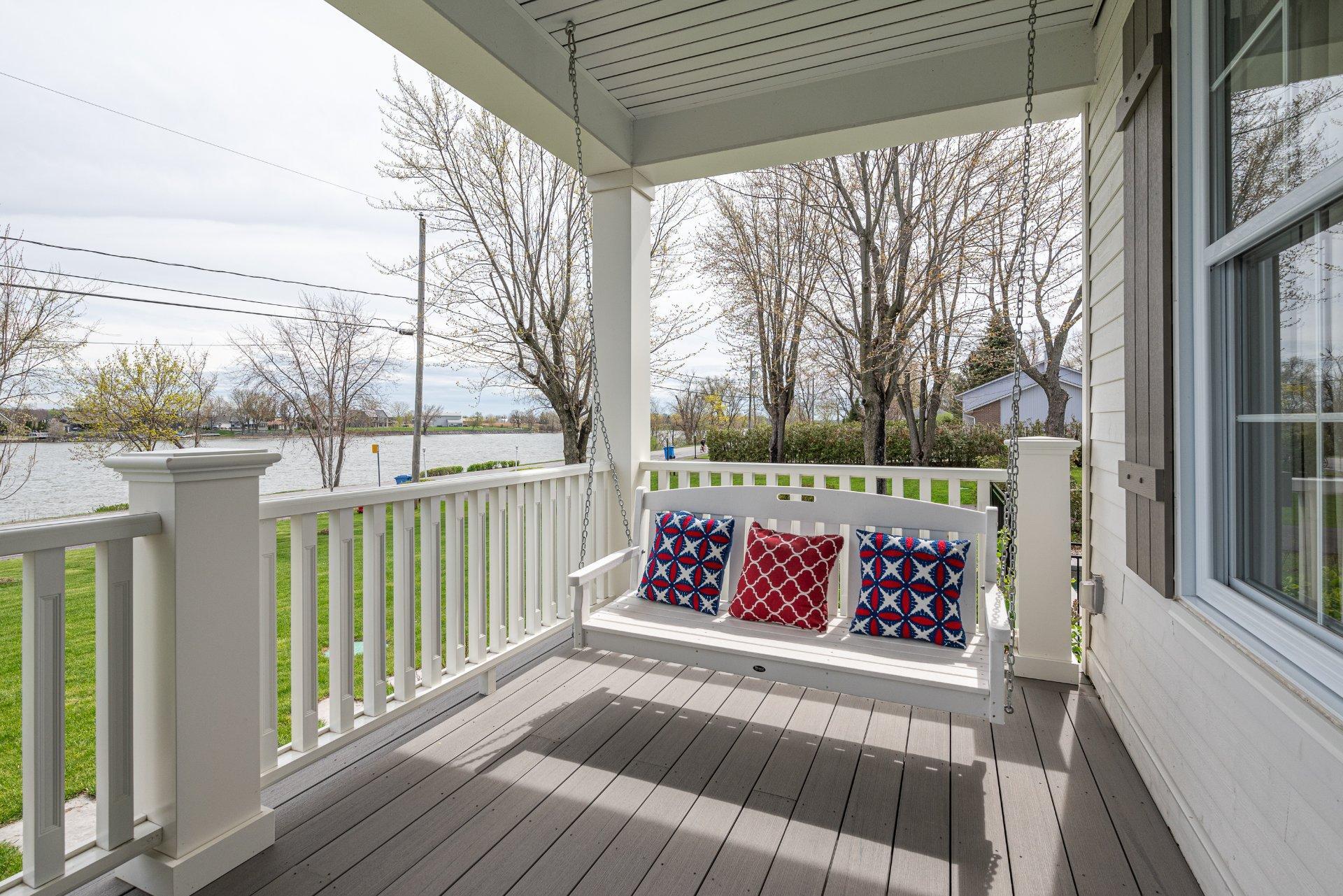 









73


Ch. du Richelieu

,
Saint-Basile-le-Grand,




QC
J3N1K6

