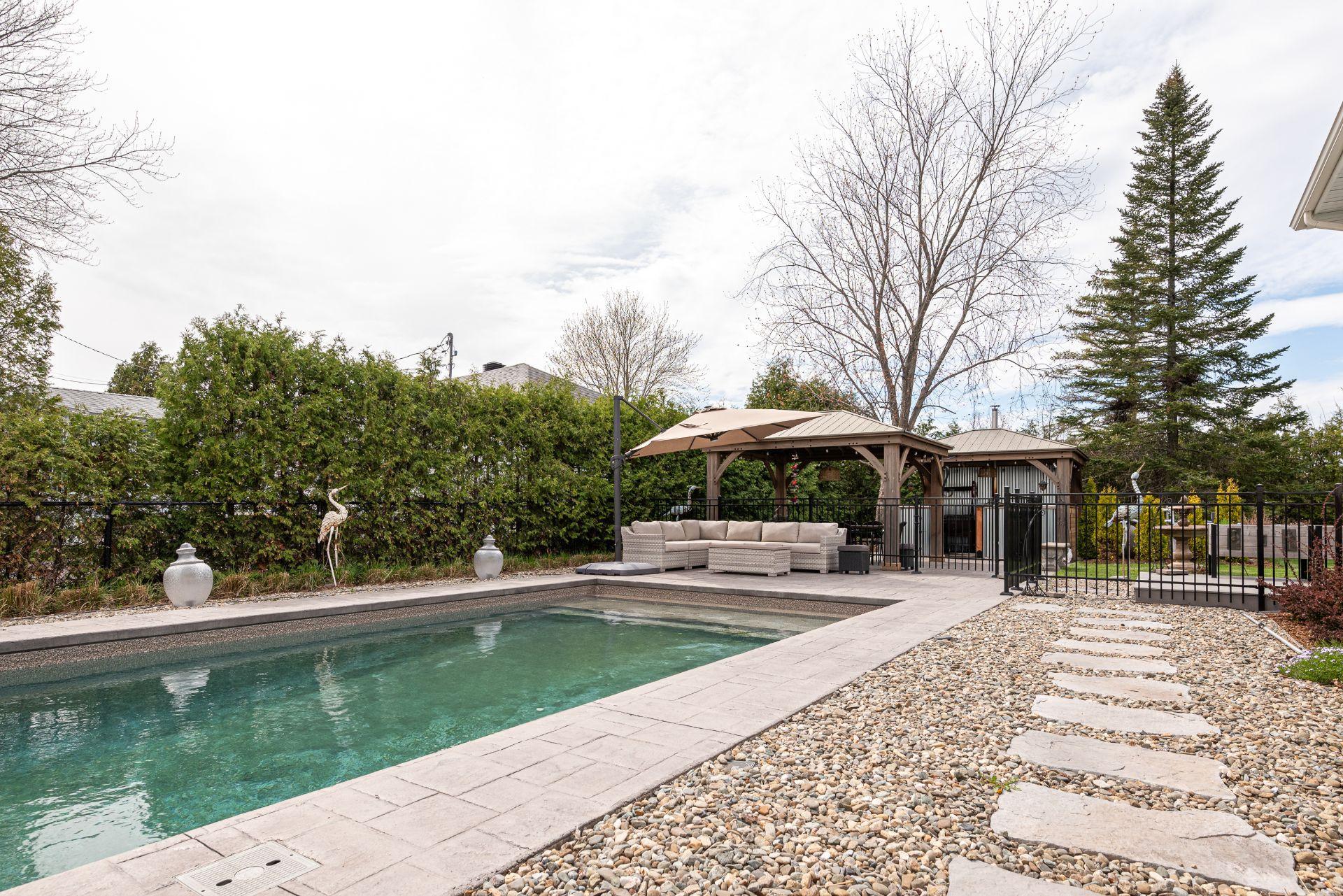 









73


Ch. du Richelieu

,
Saint-Basile-le-Grand,




QC
J3N1K6

