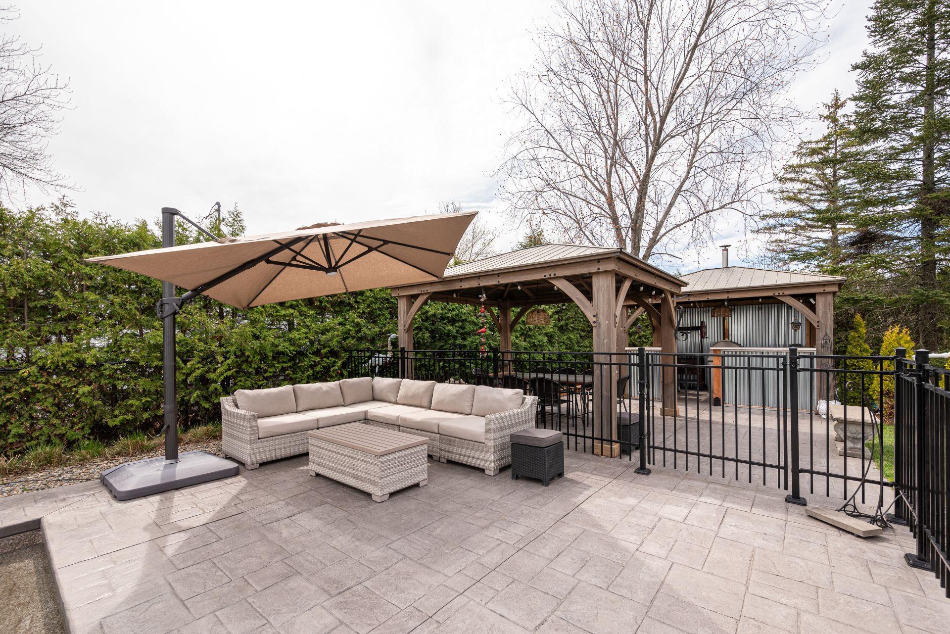 









73


Ch. du Richelieu

,
Saint-Basile-le-Grand,




QC
J3N1K6

