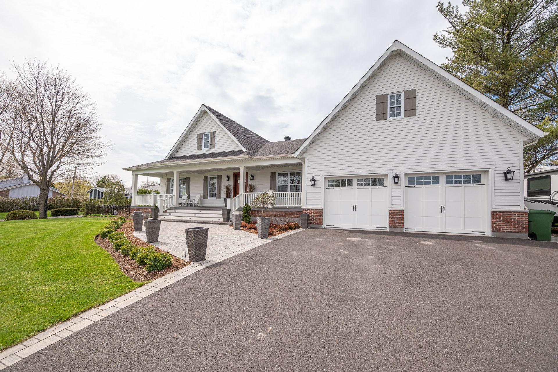 









73


Ch. du Richelieu

,
Saint-Basile-le-Grand,




QC
J3N1K6

