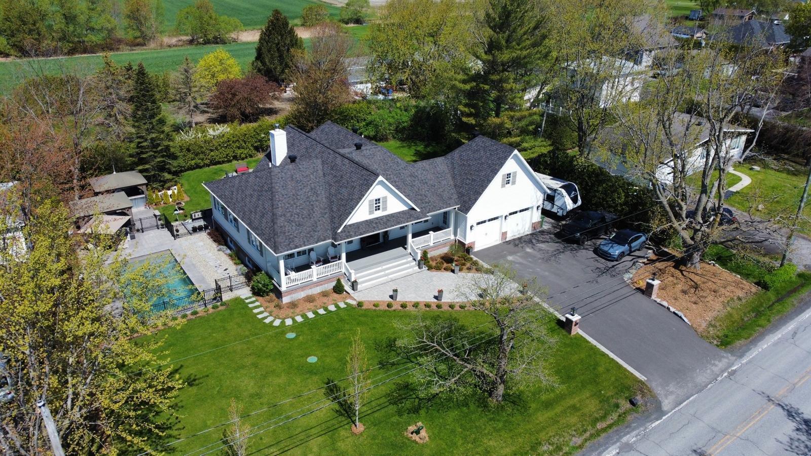 









73


Ch. du Richelieu

,
Saint-Basile-le-Grand,




QC
J3N1K6

