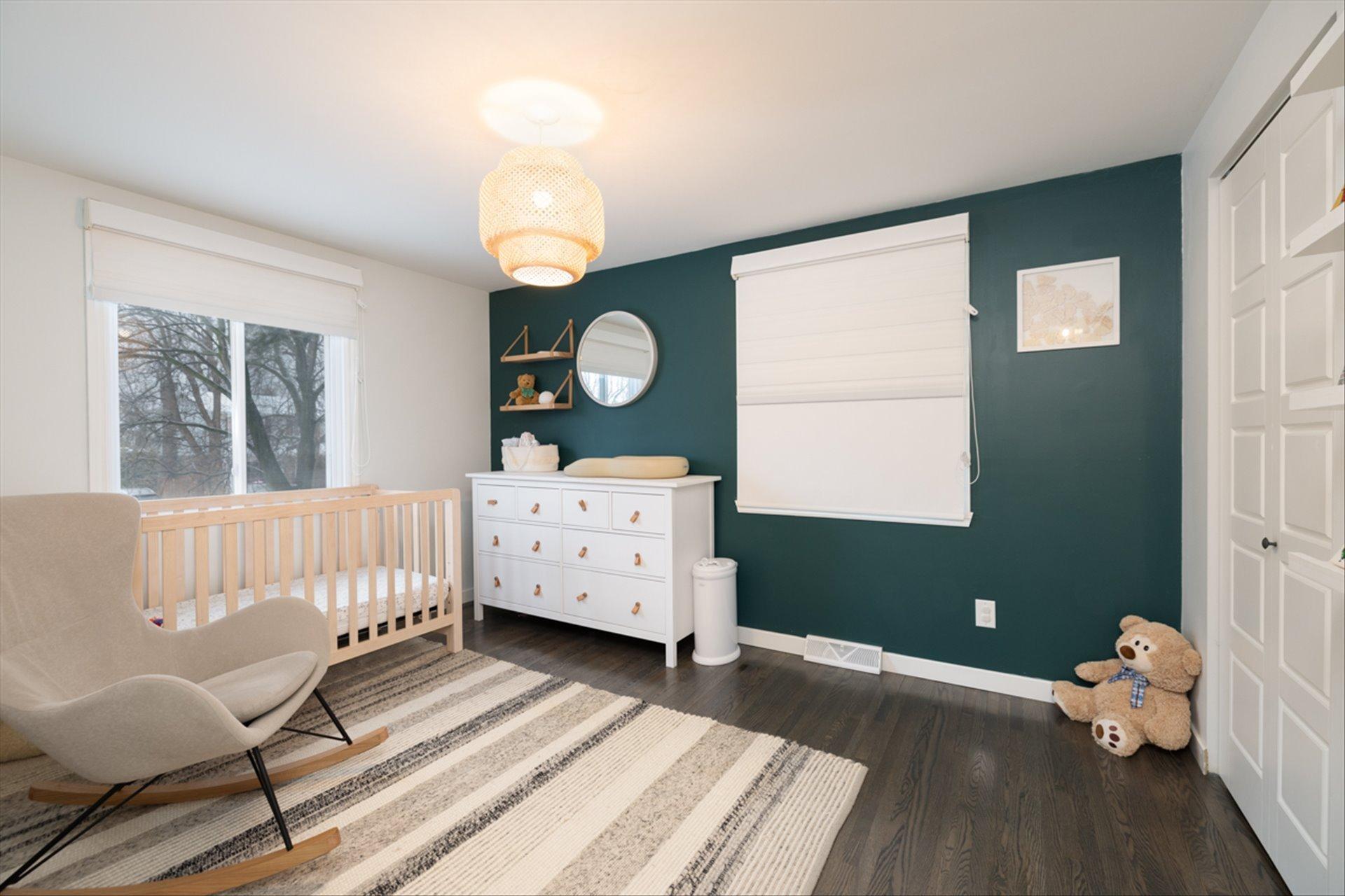 









76


Av. de Somervale Gardens

,
Pointe-Claire,




QC
H9R3H5


