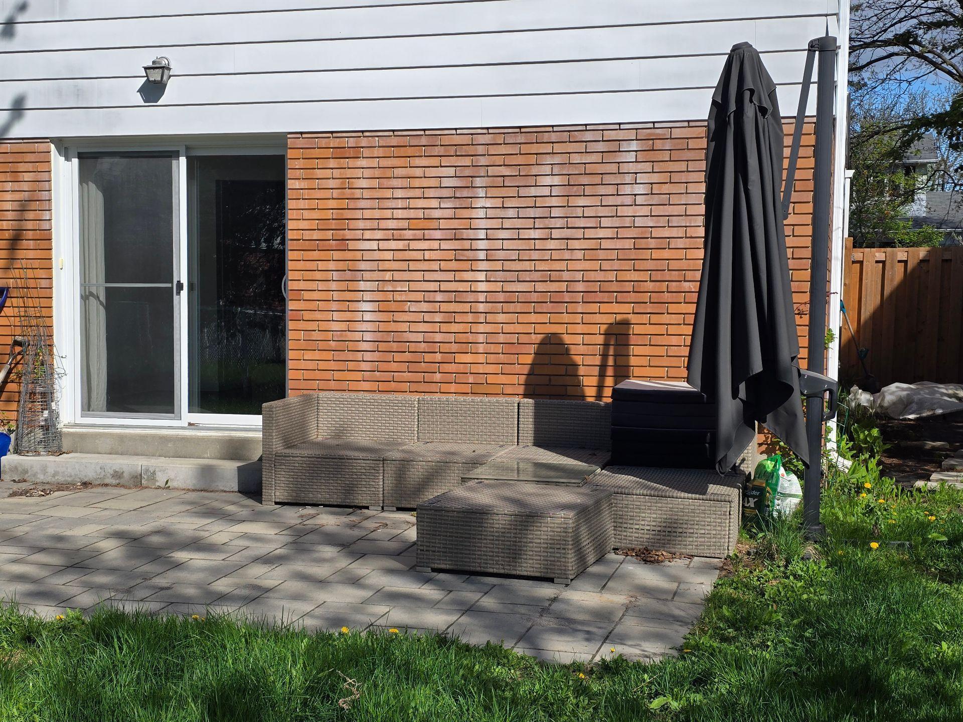 









76


Av. de Somervale Gardens

,
Pointe-Claire,




QC
H9R3H5

