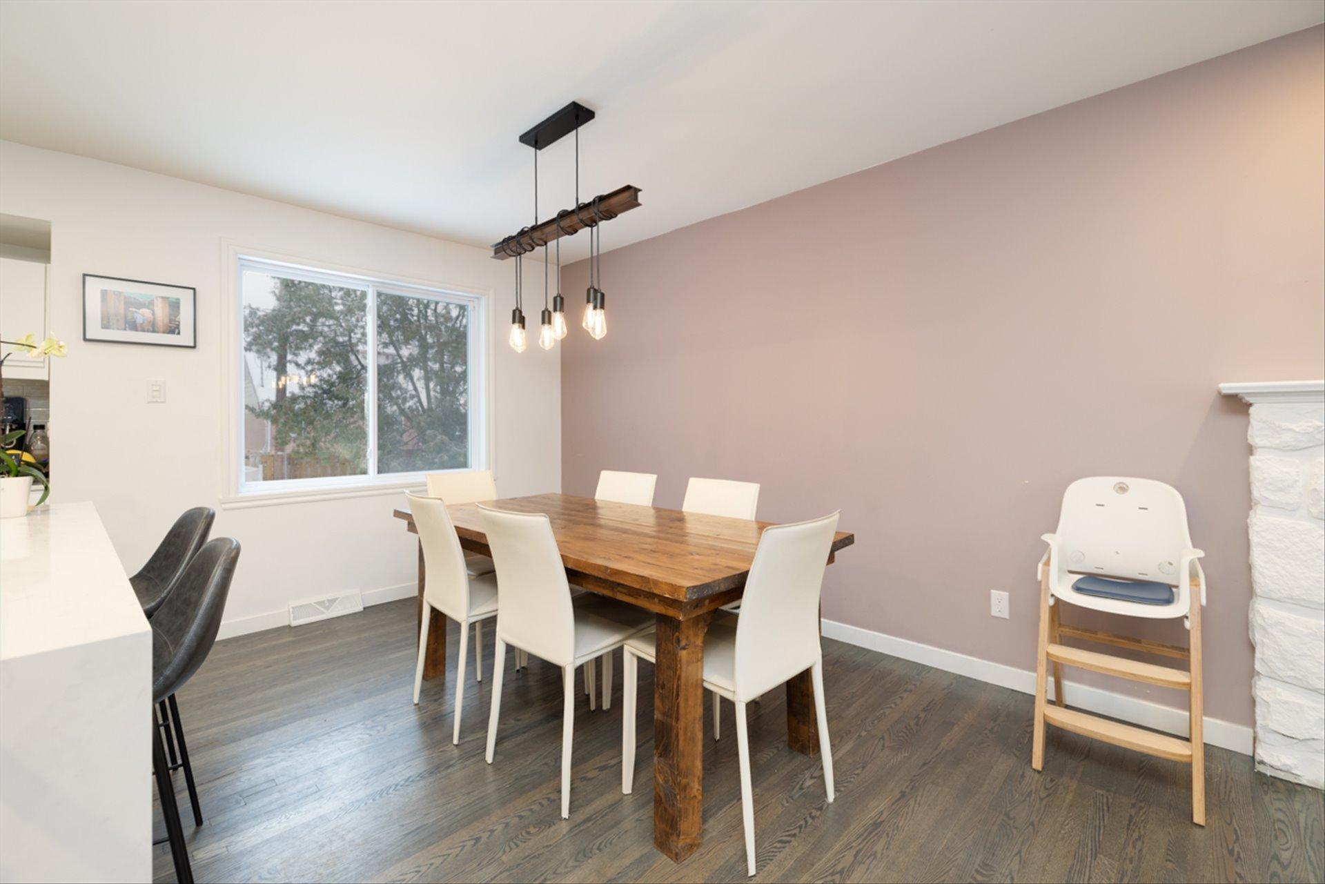 









76


Av. de Somervale Gardens

,
Pointe-Claire,




QC
H9R3H5

