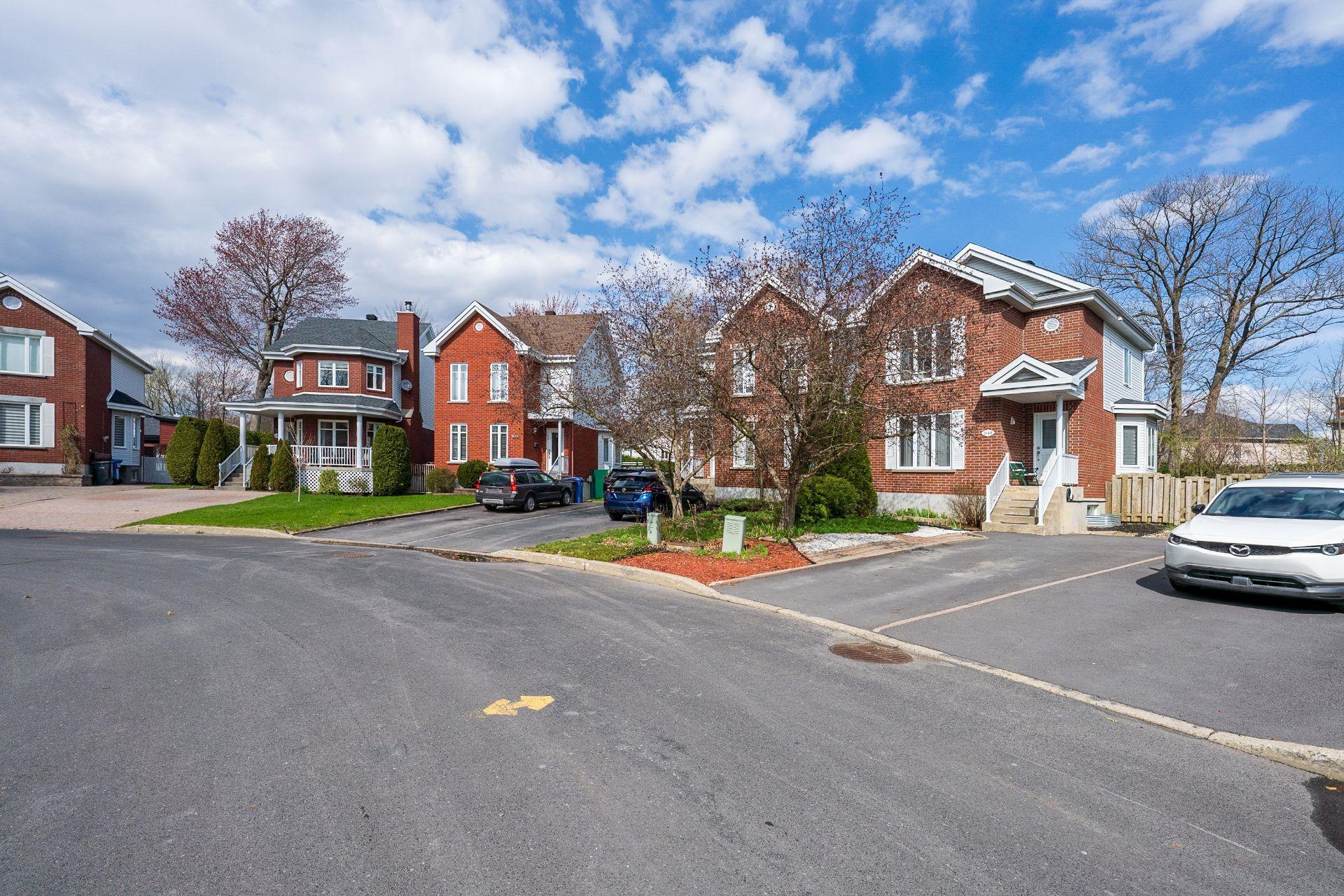 









3140


Rue Archambault

,
Longueuil (Le Vieux-Longueuil),




QC
J4M2W3

