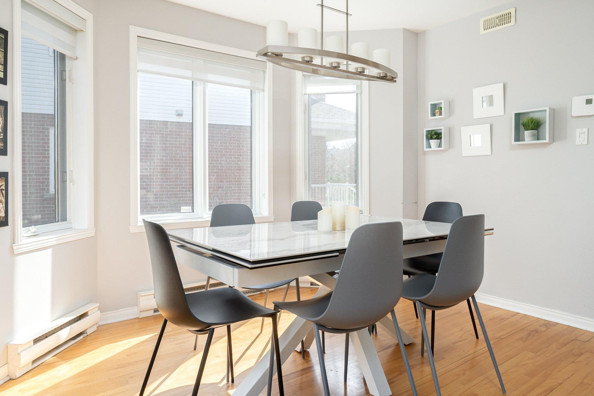 









3140


Rue Archambault

,
Longueuil (Le Vieux-Longueuil),




QC
J4M2W3

