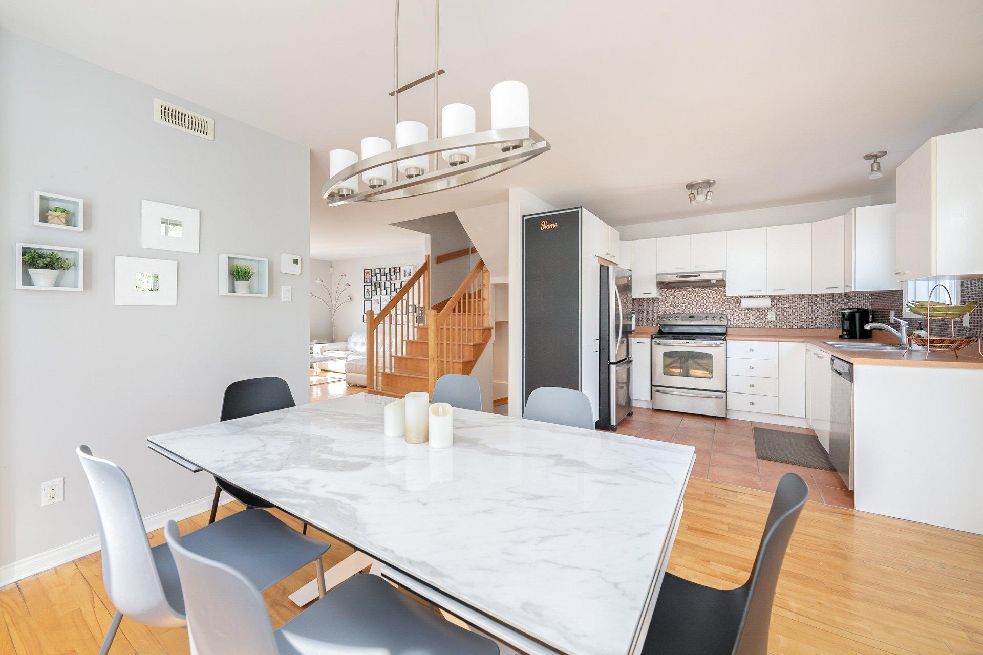 









3140


Rue Archambault

,
Longueuil (Le Vieux-Longueuil),




QC
J4M2W3

