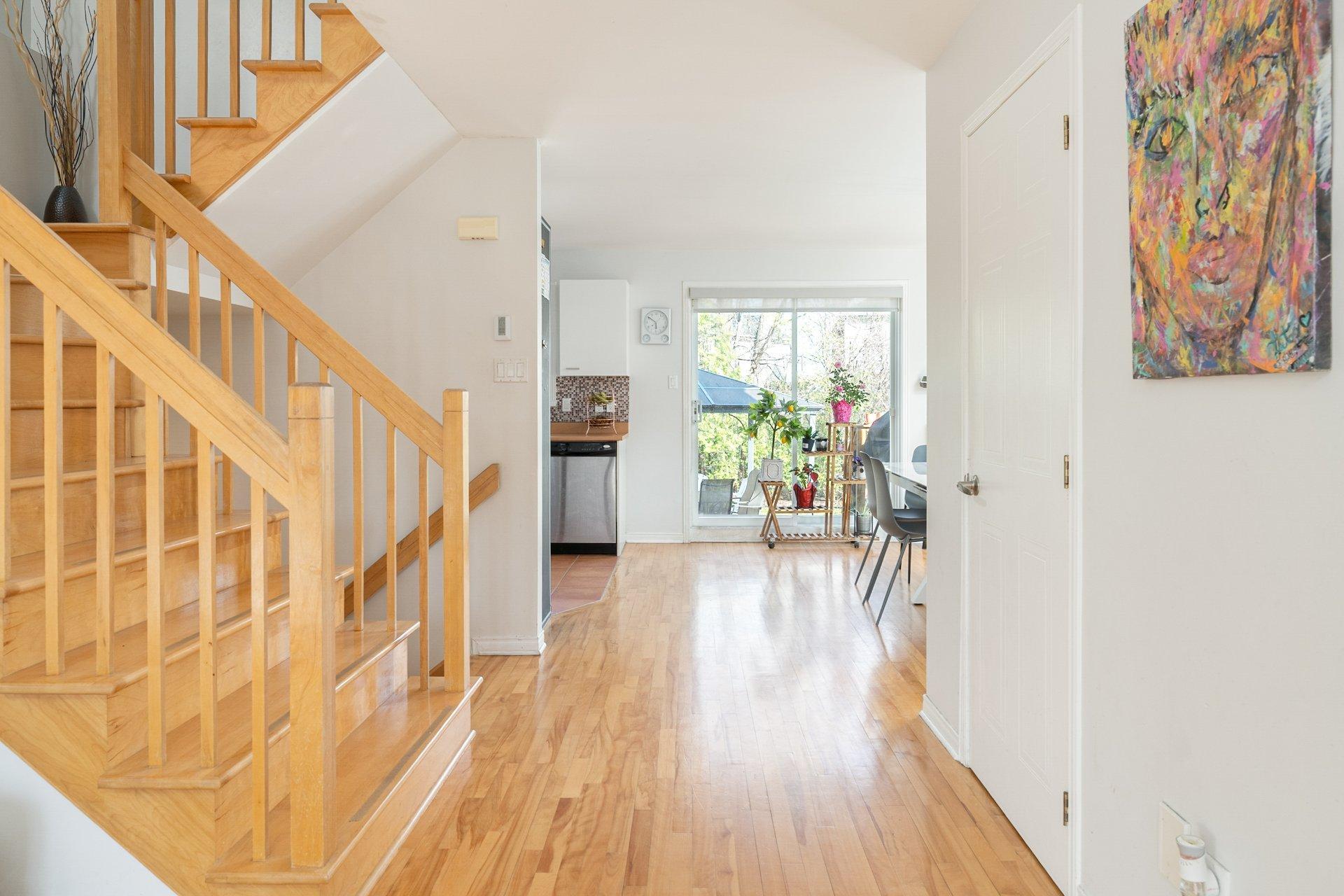 









3140


Rue Archambault

,
Longueuil (Le Vieux-Longueuil),




QC
J4M2W3

