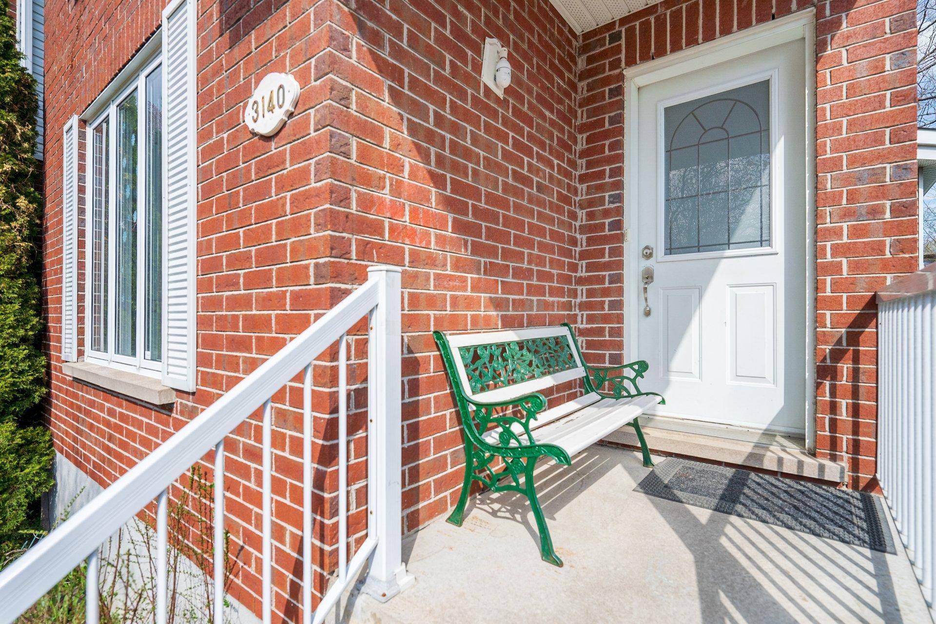 









3140


Rue Archambault

,
Longueuil (Le Vieux-Longueuil),




QC
J4M2W3

