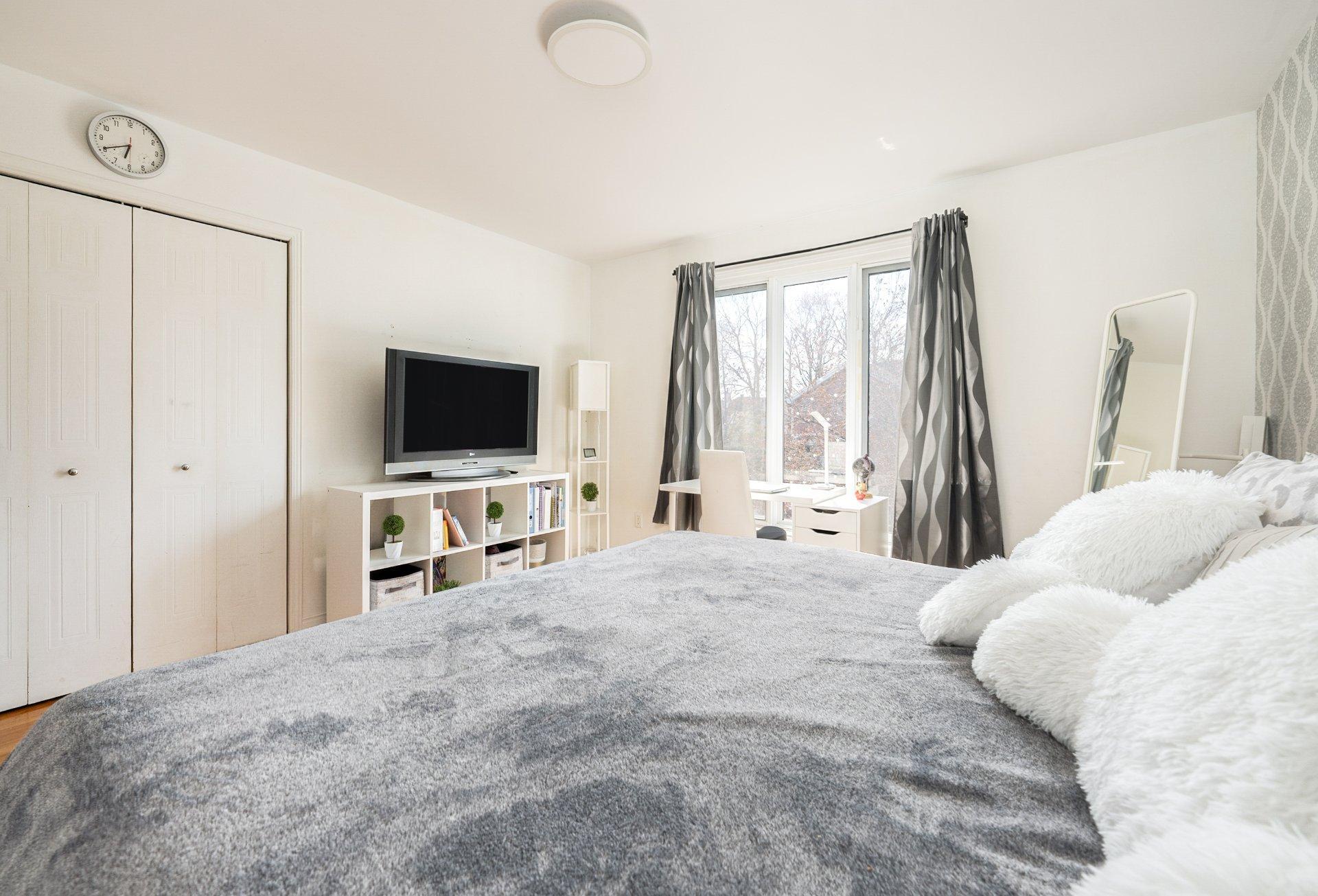 









3140


Rue Archambault

,
Longueuil (Le Vieux-Longueuil),




QC
J4M2W3

