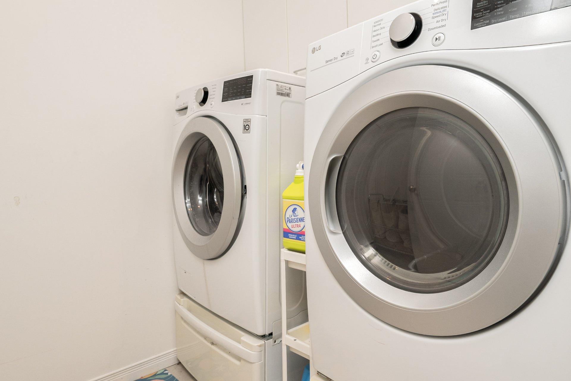 









3140


Rue Archambault

,
Longueuil (Le Vieux-Longueuil),




QC
J4M2W3

