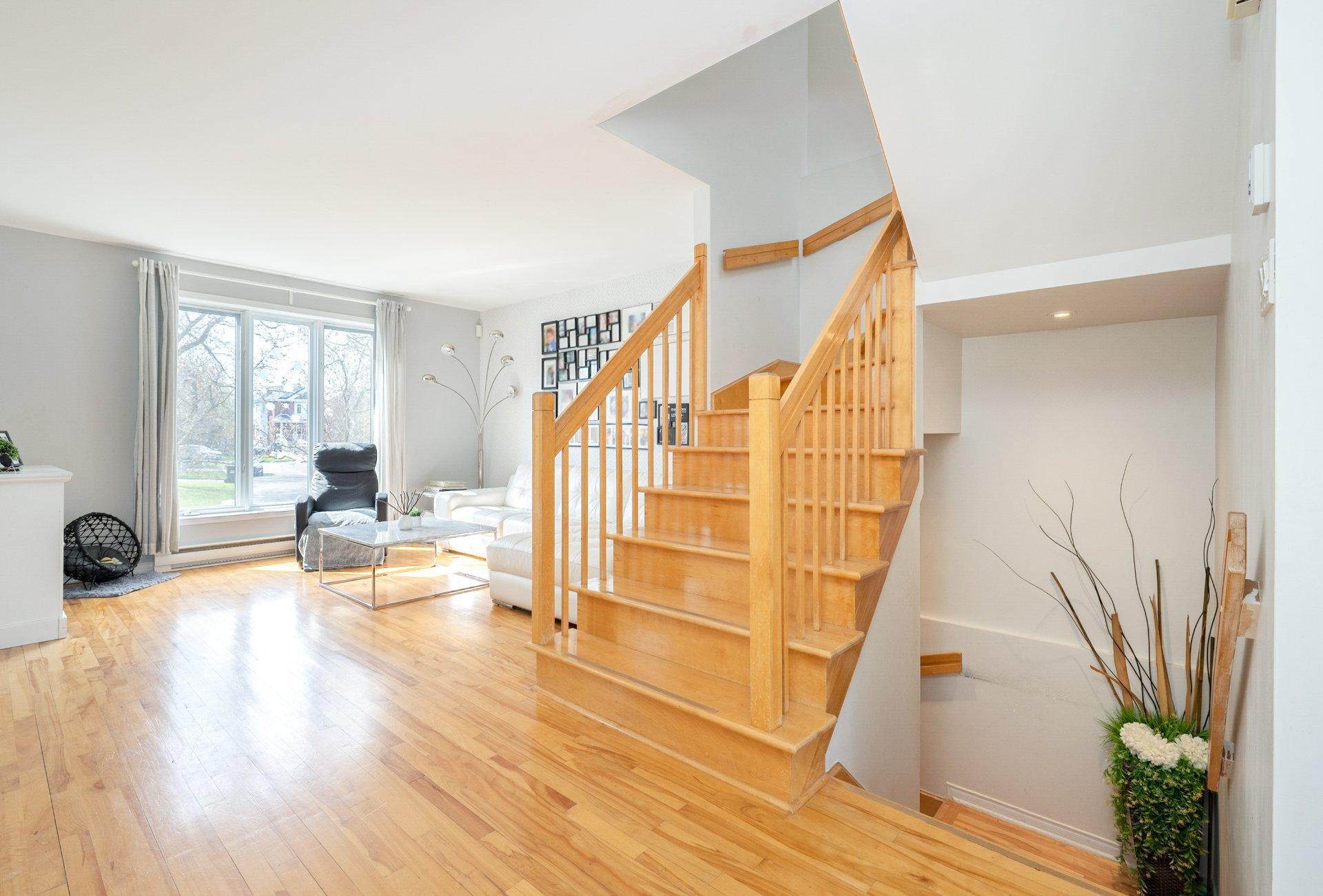 









3140


Rue Archambault

,
Longueuil (Le Vieux-Longueuil),




QC
J4M2W3

