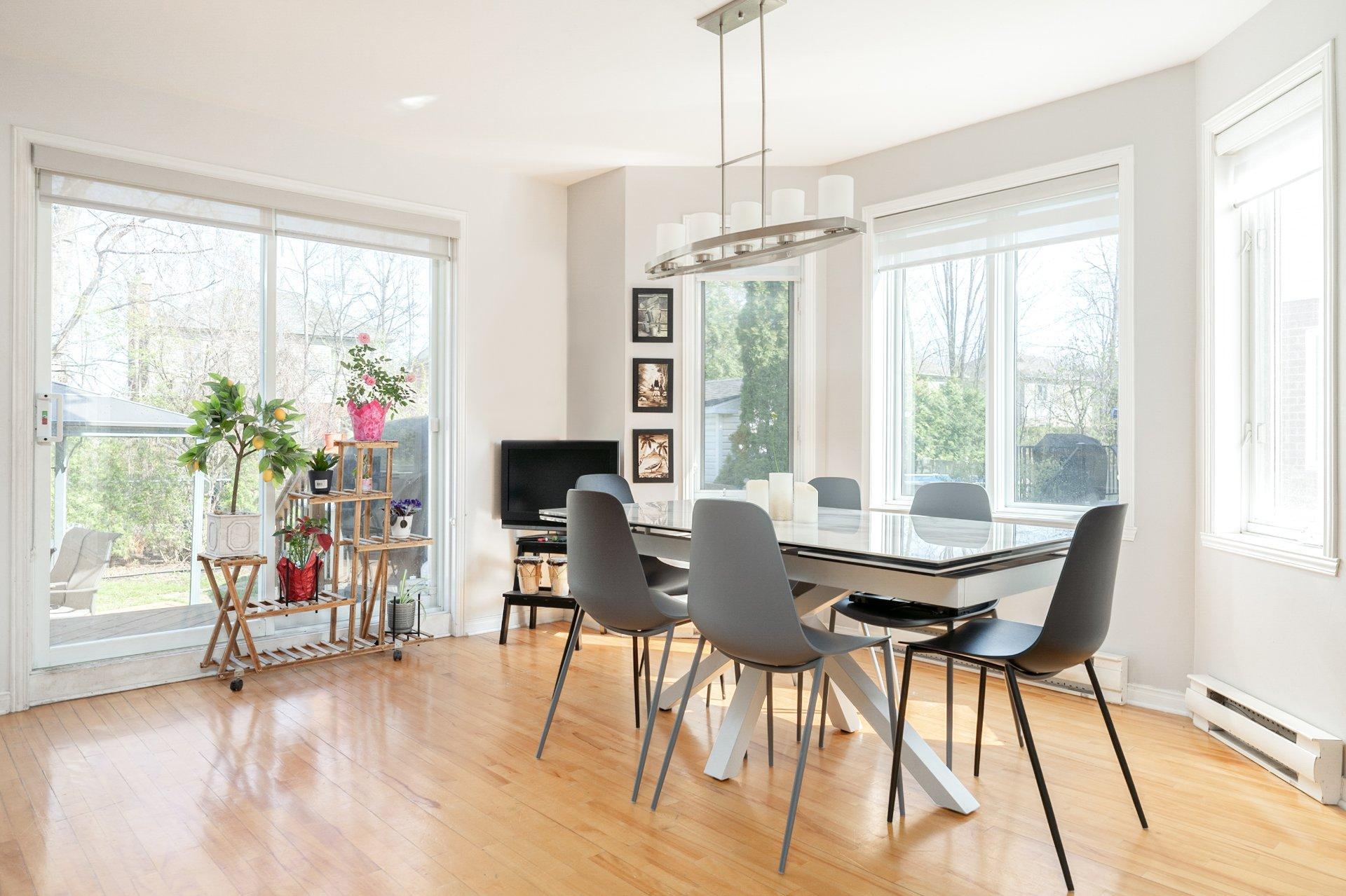 









3140


Rue Archambault

,
Longueuil (Le Vieux-Longueuil),




QC
J4M2W3

