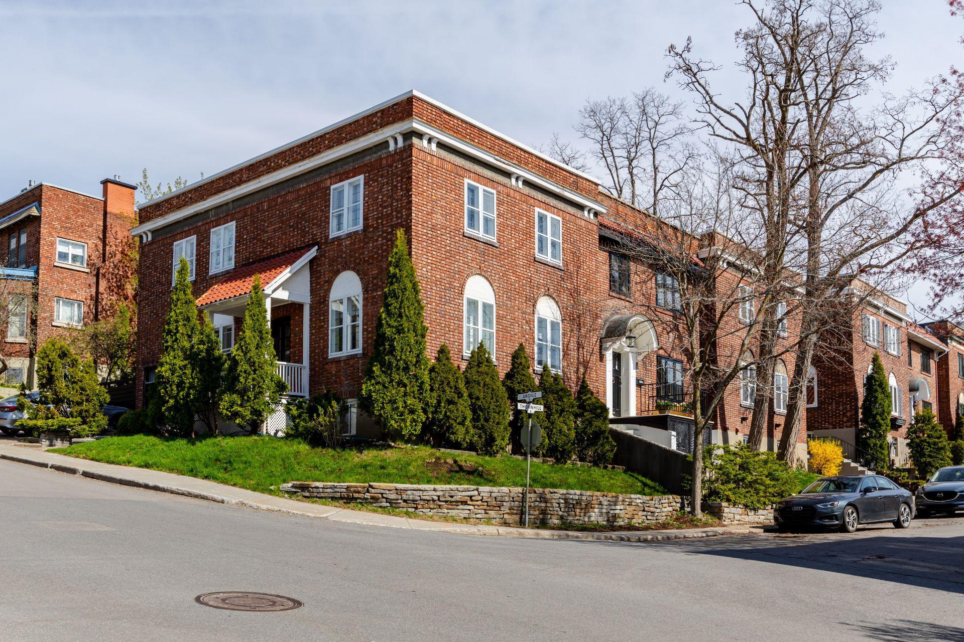 









35


Av. Thornhill

,
Westmount,




QC
H3Y2E1

