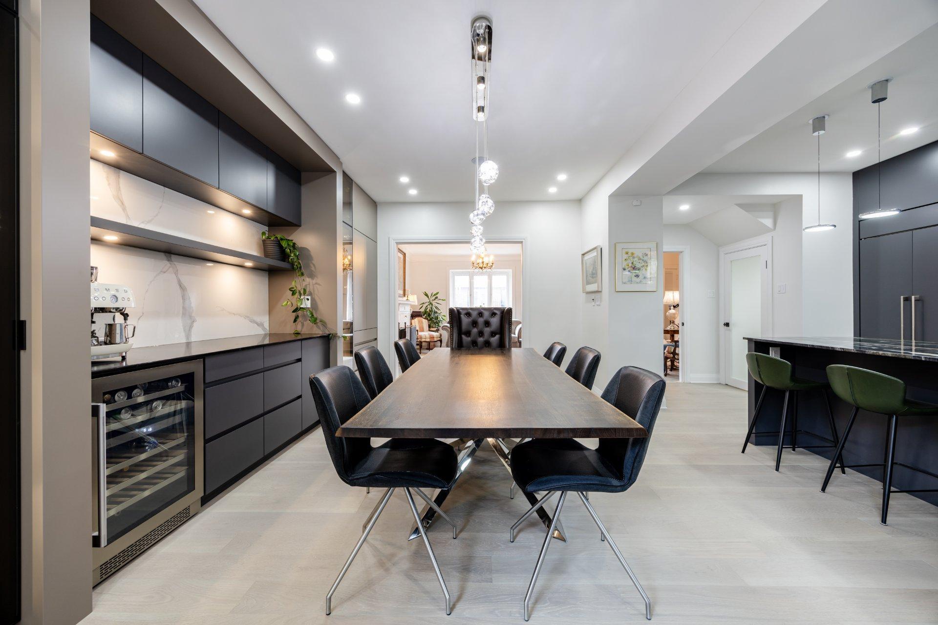 









35


Av. Thornhill

,
Westmount,




QC
H3Y2E1

