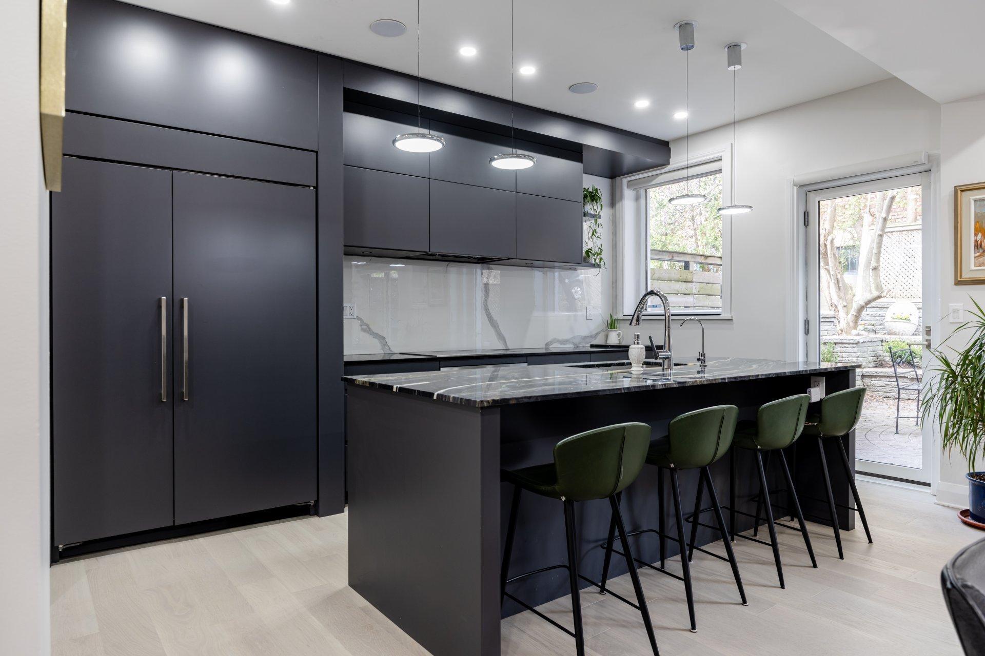 









35


Av. Thornhill

,
Westmount,




QC
H3Y2E1

