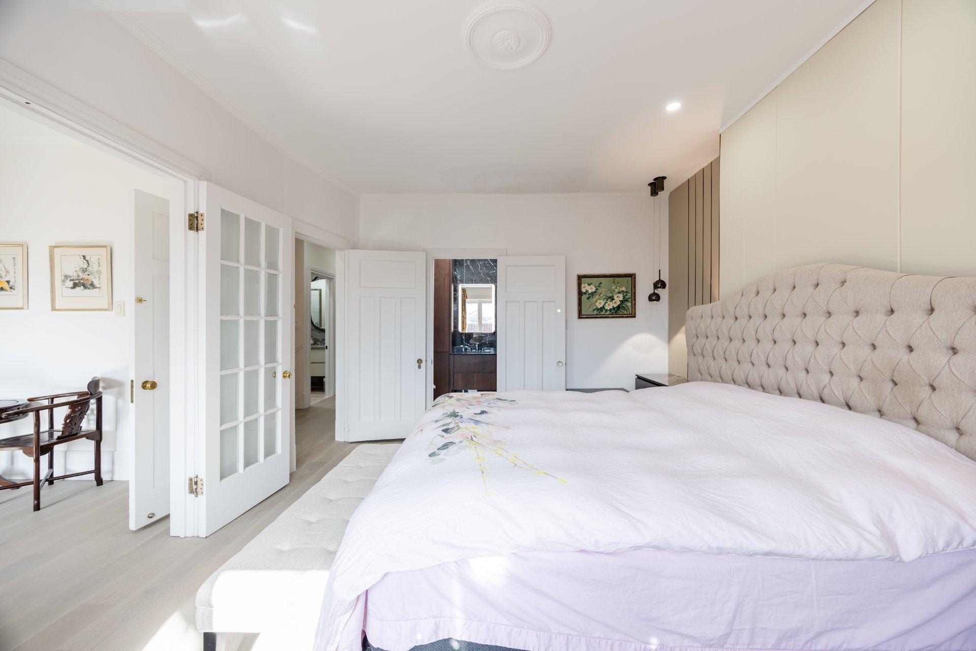 









35


Av. Thornhill

,
Westmount,




QC
H3Y2E1

