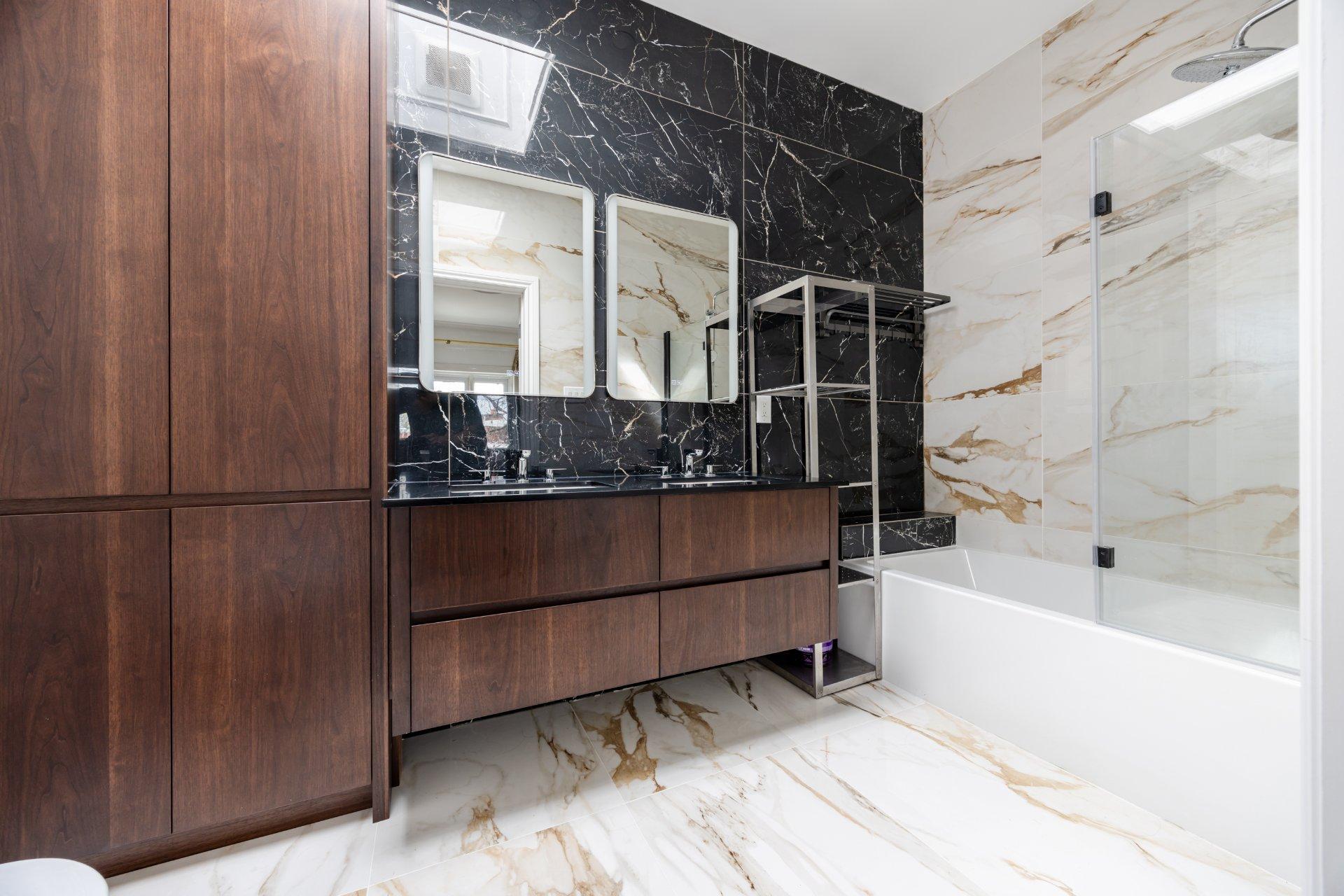 









35


Av. Thornhill

,
Westmount,




QC
H3Y2E1

