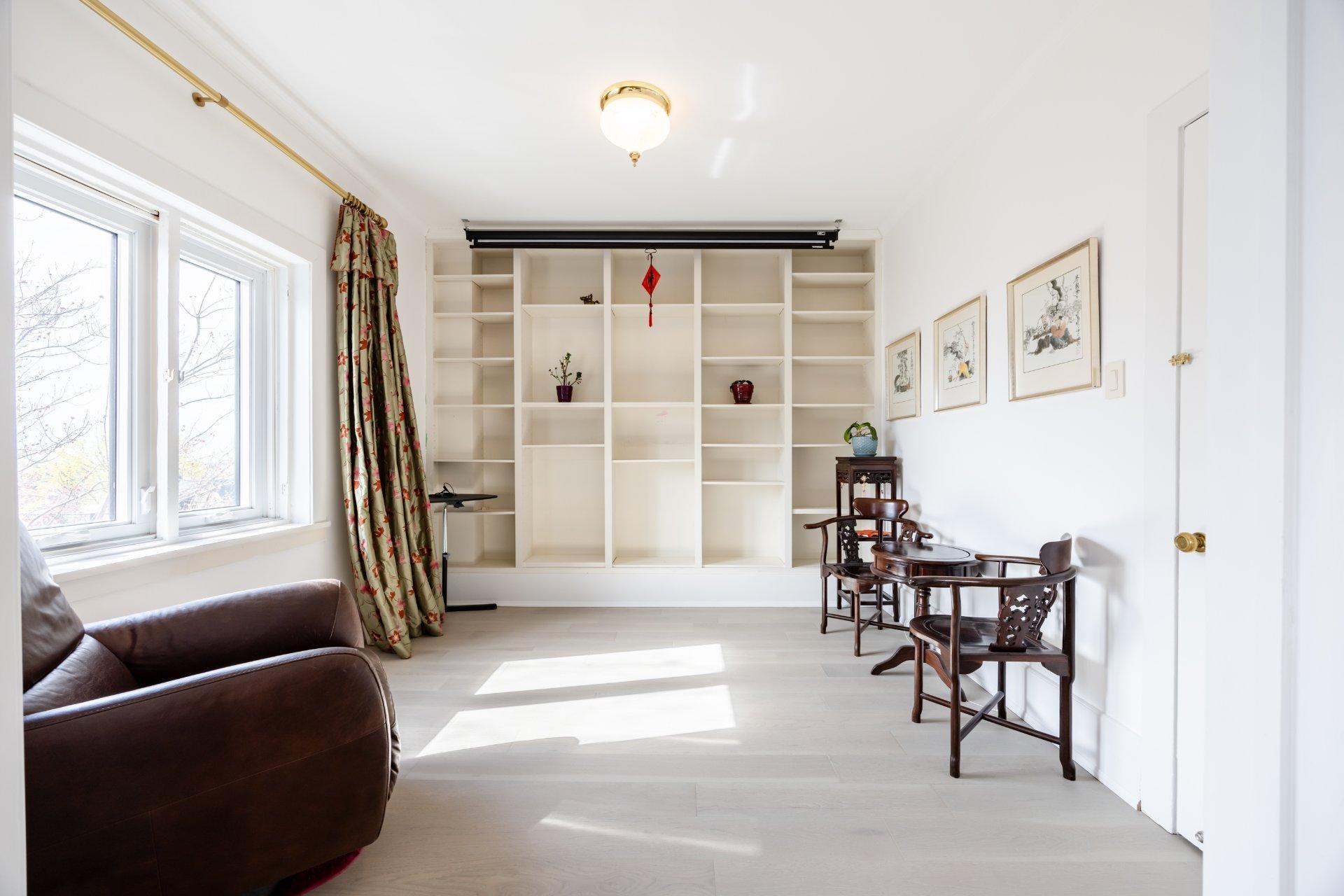 









35


Av. Thornhill

,
Westmount,




QC
H3Y2E1

