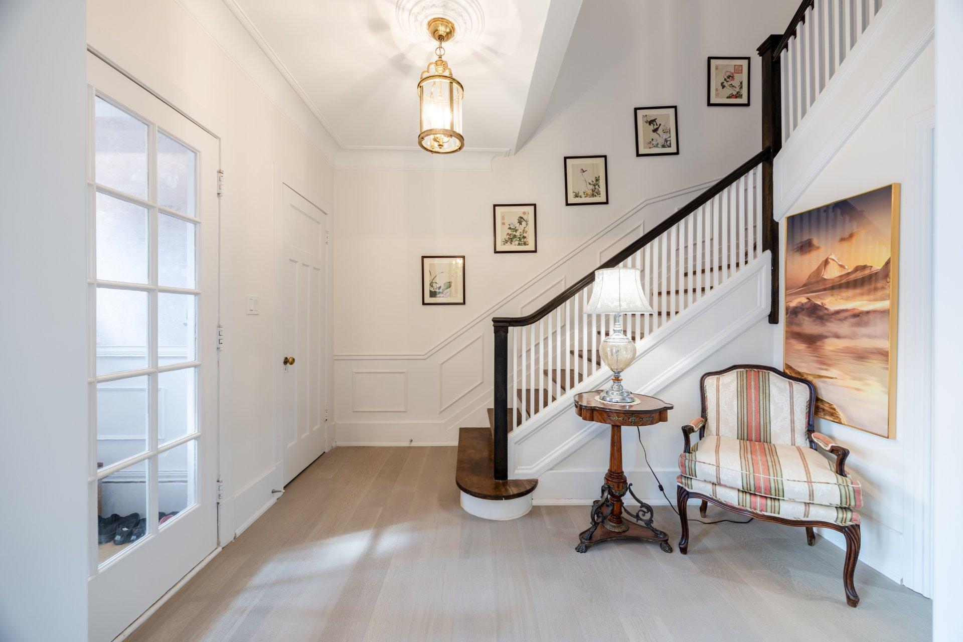 









35


Av. Thornhill

,
Westmount,




QC
H3Y2E1

