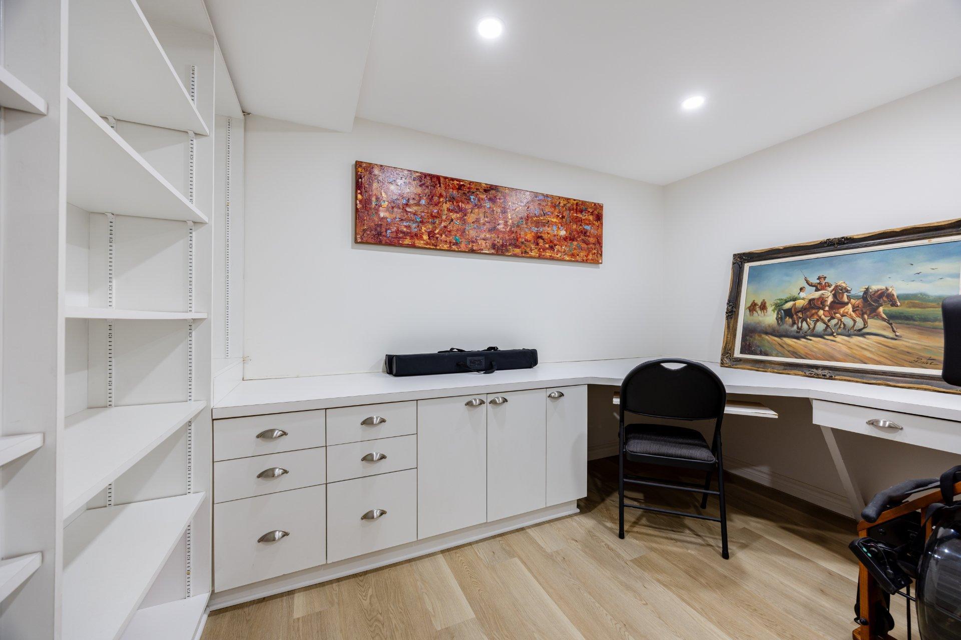 









35


Av. Thornhill

,
Westmount,




QC
H3Y2E1

