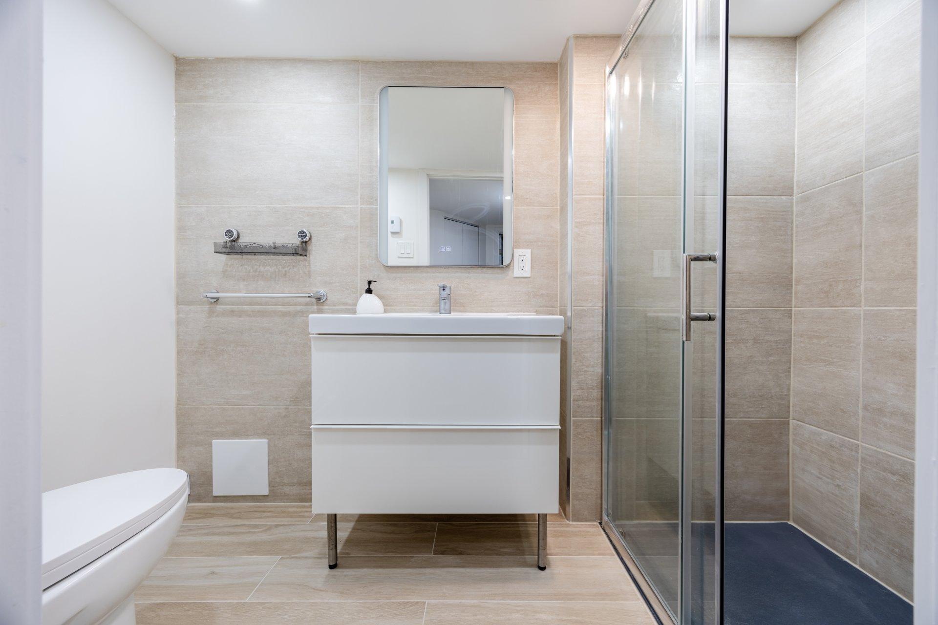 









35


Av. Thornhill

,
Westmount,




QC
H3Y2E1

