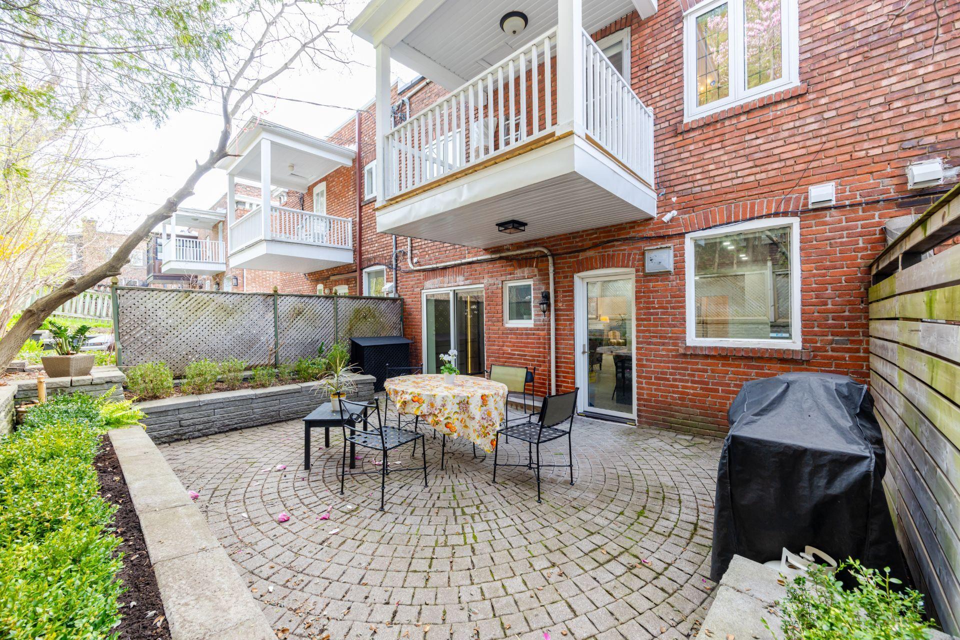 









35


Av. Thornhill

,
Westmount,




QC
H3Y2E1

