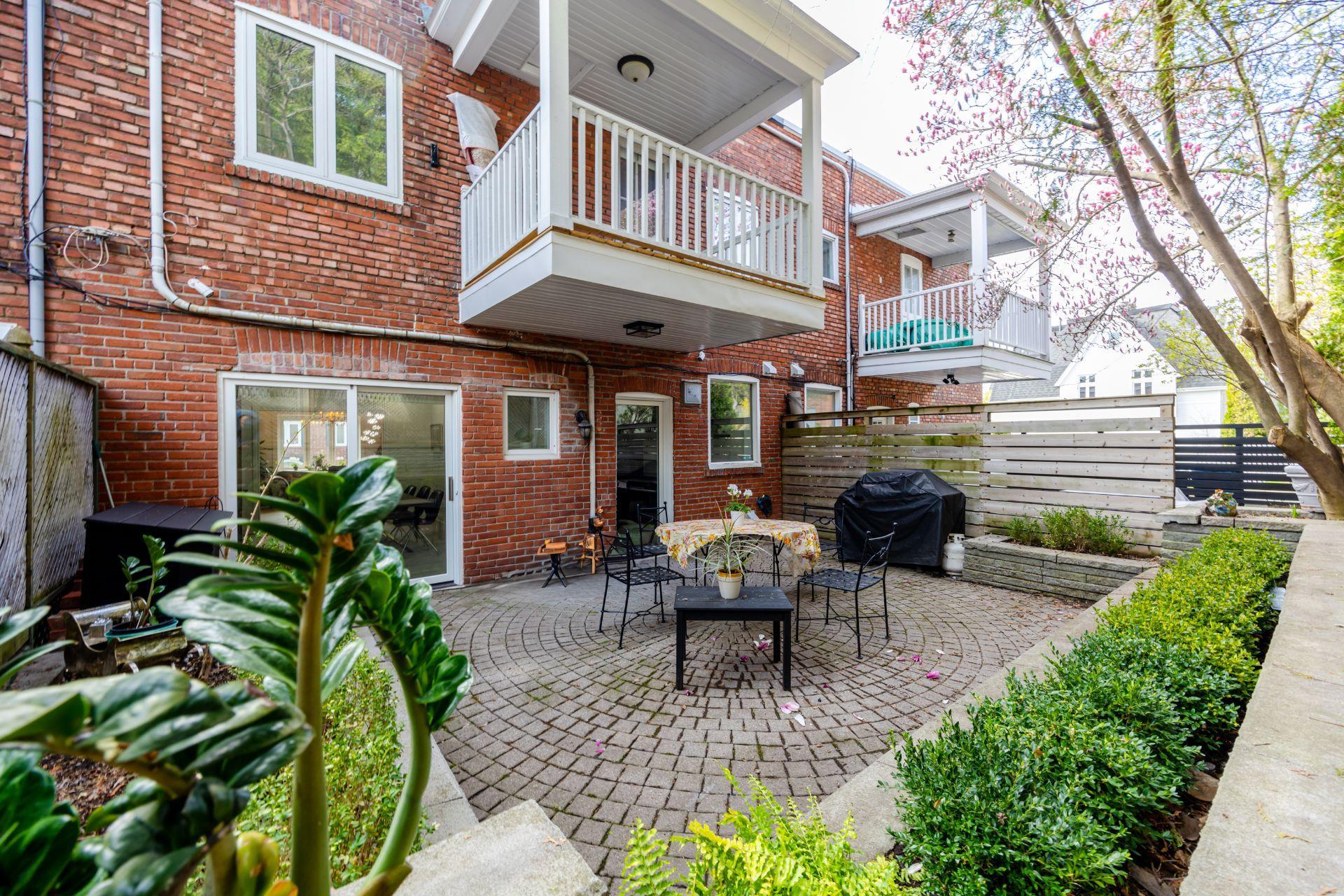 









35


Av. Thornhill

,
Westmount,




QC
H3Y2E1

