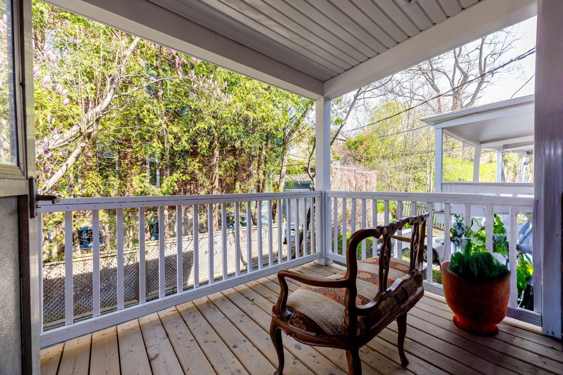 









35


Av. Thornhill

,
Westmount,




QC
H3Y2E1

