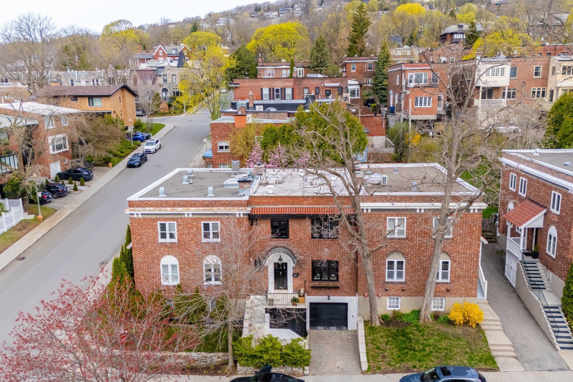 









35


Av. Thornhill

,
Westmount,




QC
H3Y2E1

