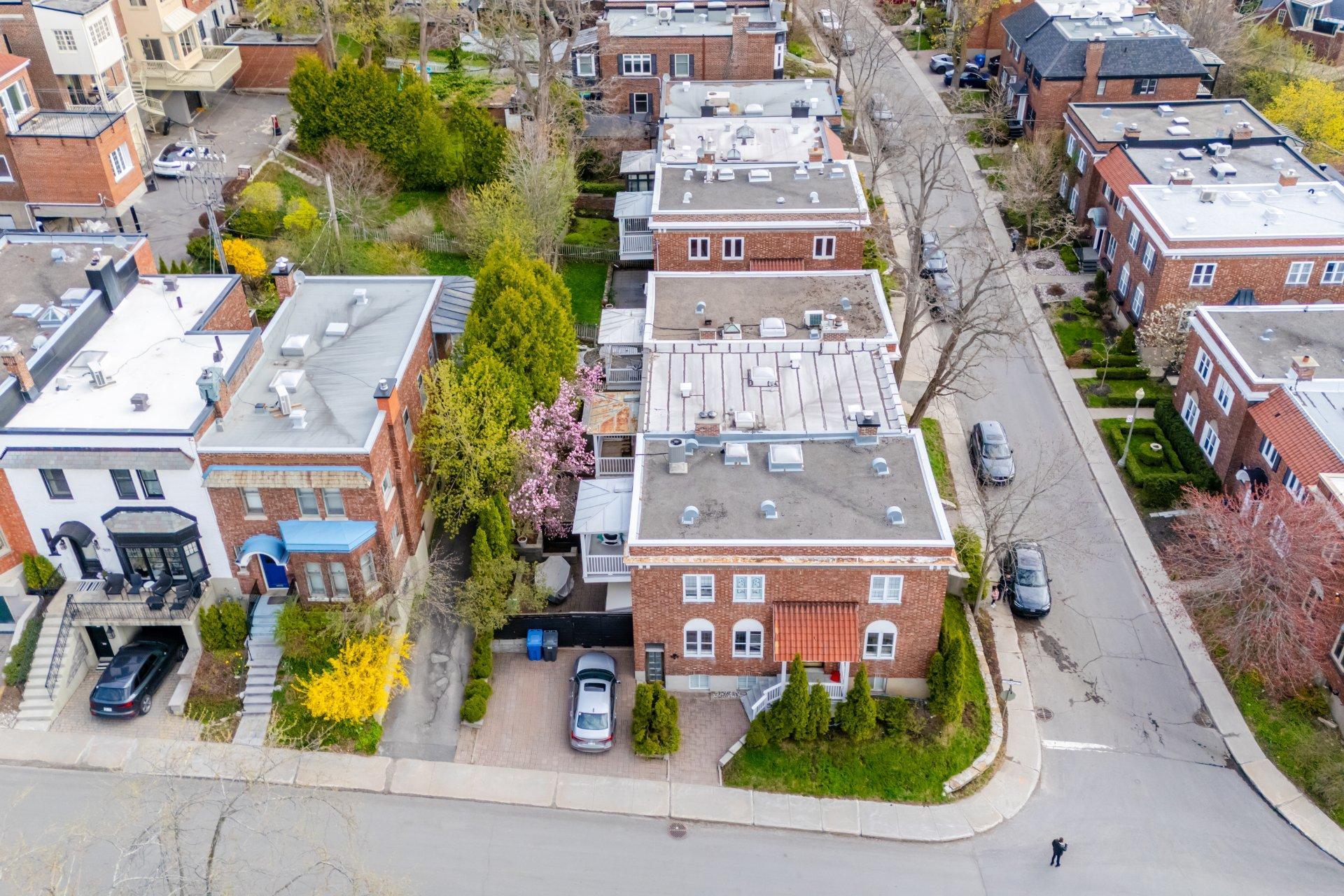 









35


Av. Thornhill

,
Westmount,




QC
H3Y2E1

