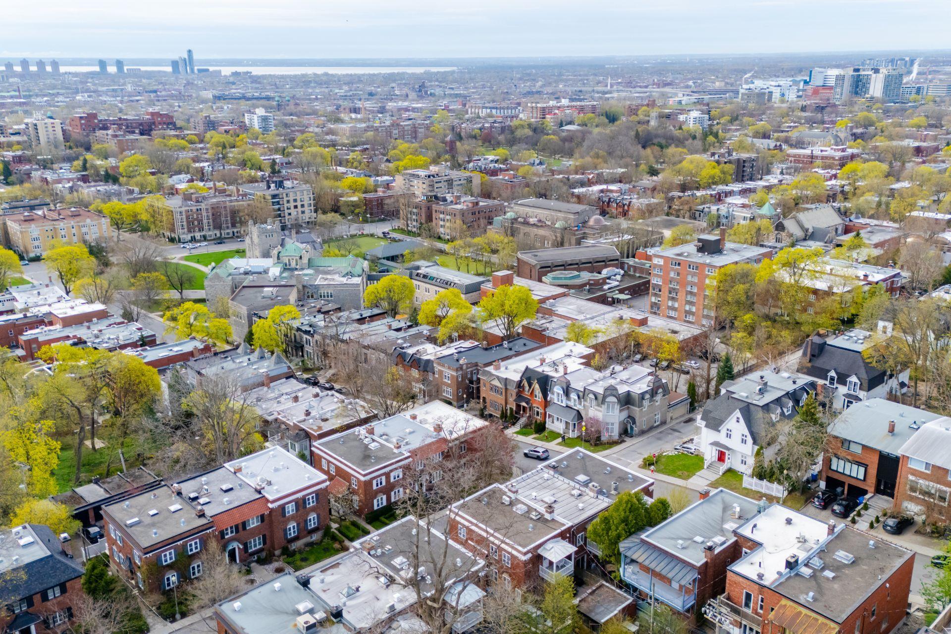 









35


Av. Thornhill

,
Westmount,




QC
H3Y2E1

