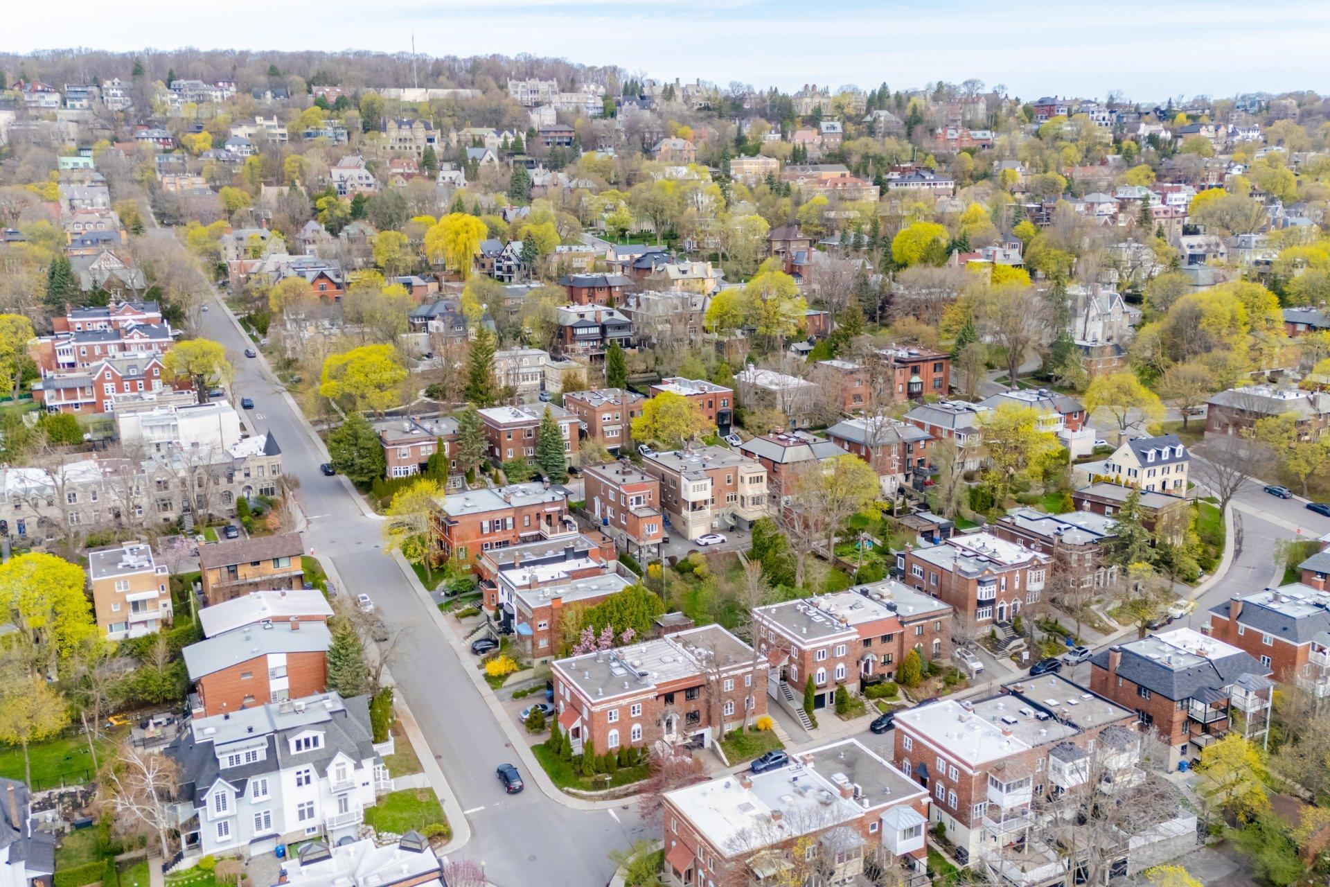 









35


Av. Thornhill

,
Westmount,




QC
H3Y2E1

