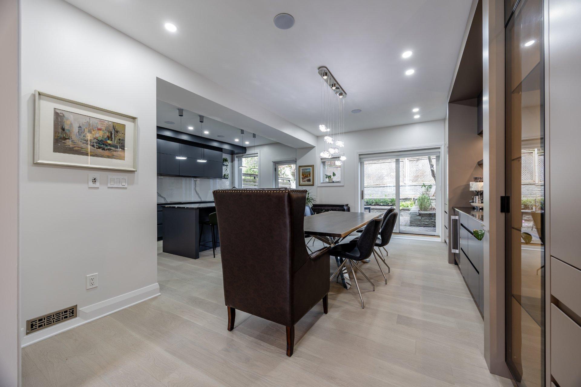









35


Av. Thornhill

,
Westmount,




QC
H3Y2E1

