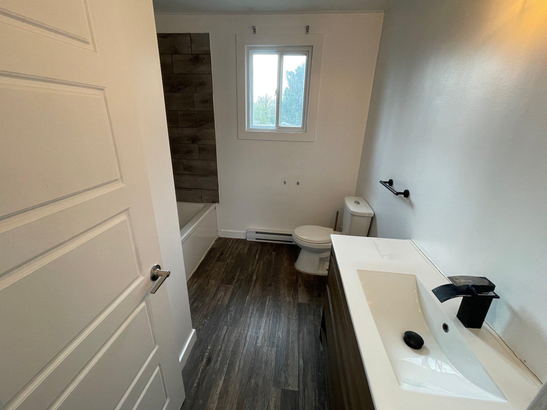 









338


Rue James-Martin

,
Gatineau (Buckingham),




QC
J8L3B4

