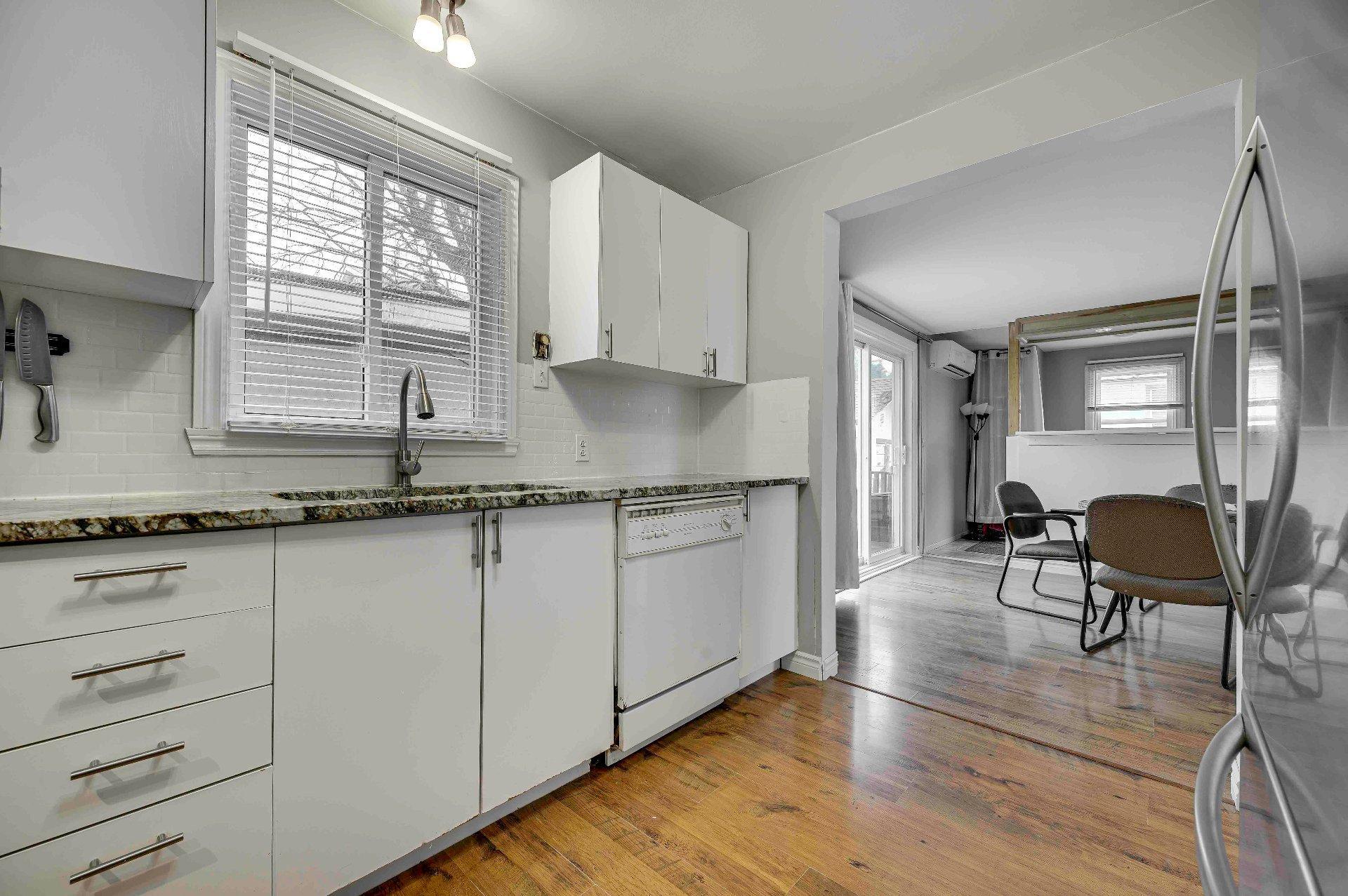 









6586


17e Avenue

,
Laval (Laval-Ouest),




QC
H7R3C7

