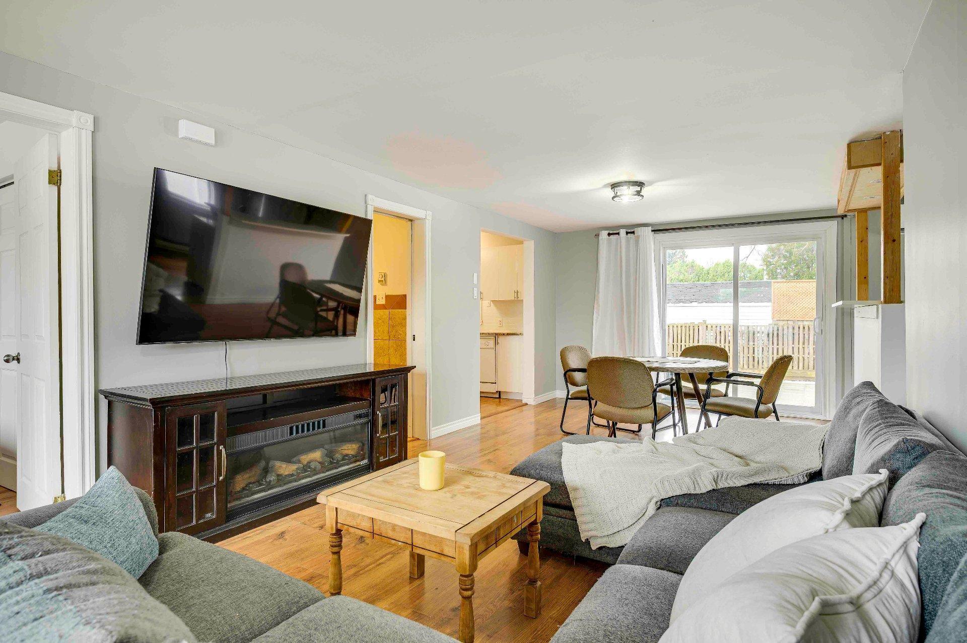 









6586


17e Avenue

,
Laval (Laval-Ouest),




QC
H7R3C7

