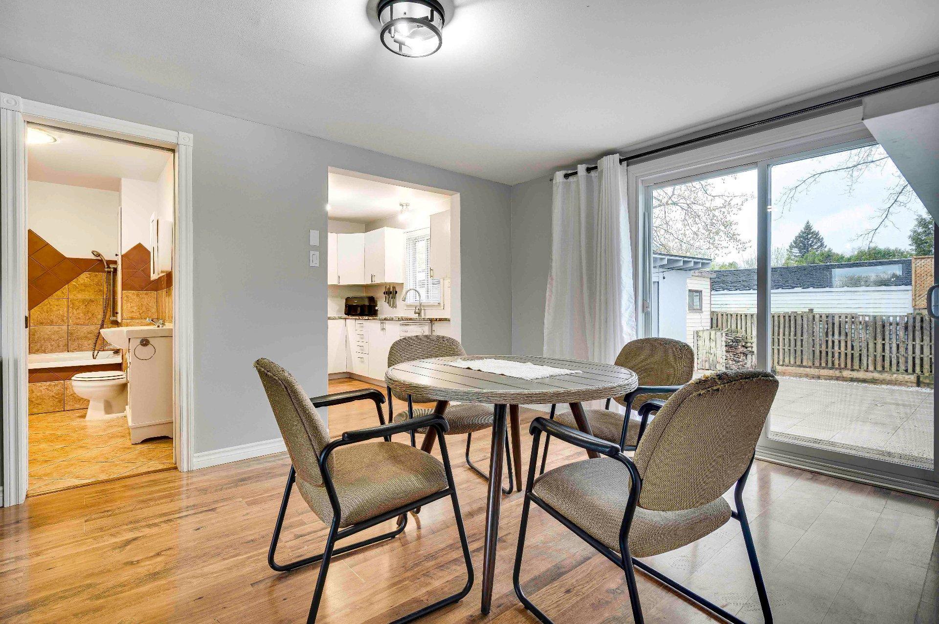 









6586


17e Avenue

,
Laval (Laval-Ouest),




QC
H7R3C7

