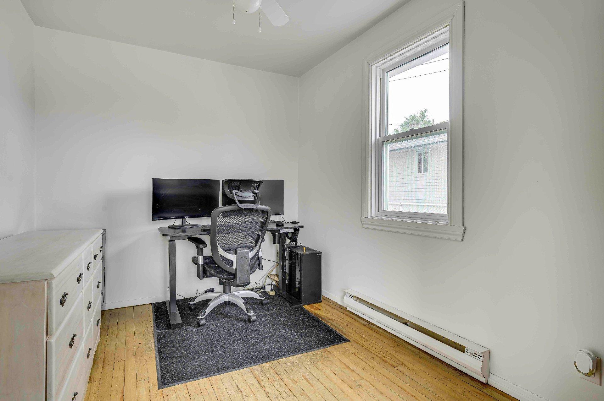 









6586


17e Avenue

,
Laval (Laval-Ouest),




QC
H7R3C7

