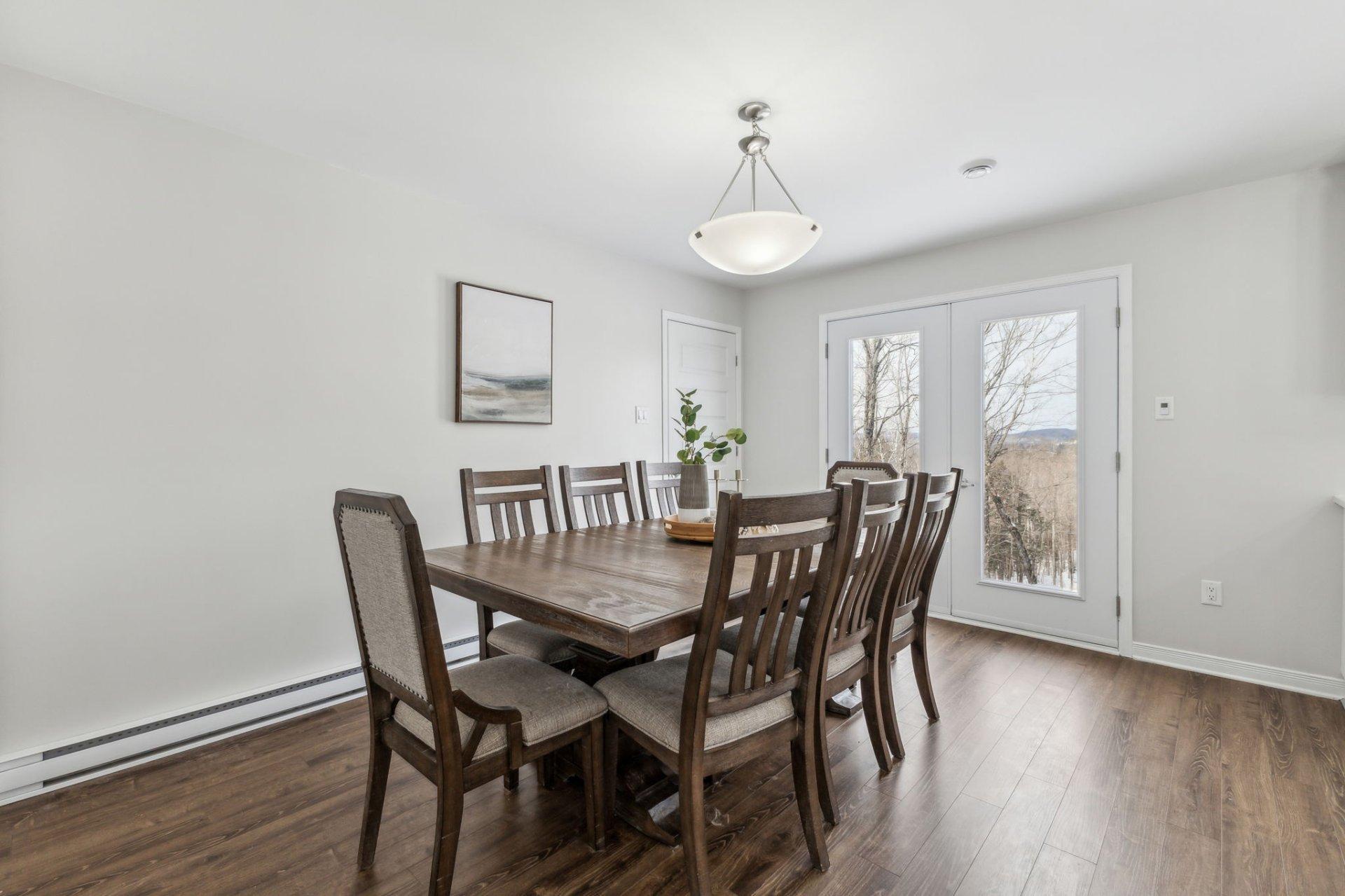









68


Ch. du Haut-Bois

,
Val-des-Monts,




QC
J8N0C8

