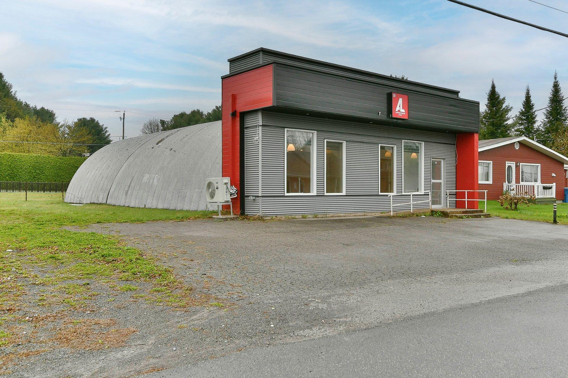 









100


Rue Thibodeau

,
L'Assomption,




QC
J5W4V3

