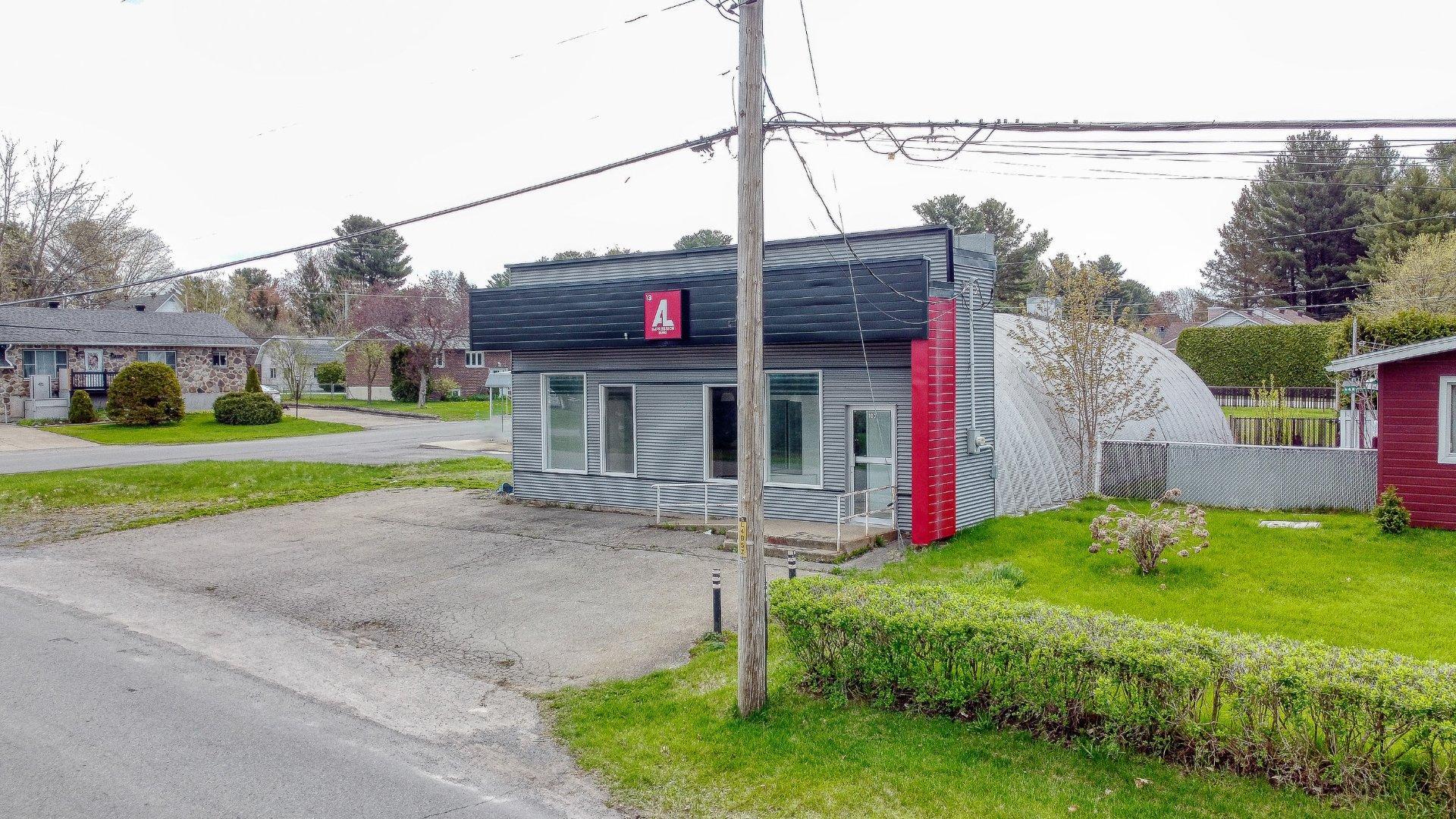 









100


Rue Thibodeau

,
L'Assomption,




QC
J5W4V3

