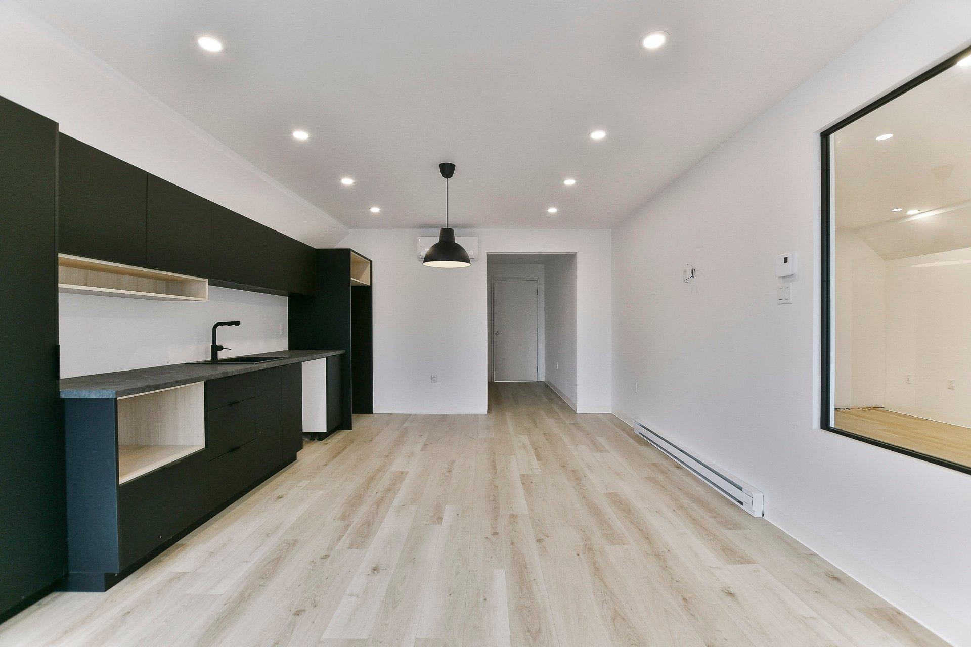 









100


Rue Thibodeau

,
L'Assomption,




QC
J5W4V3

