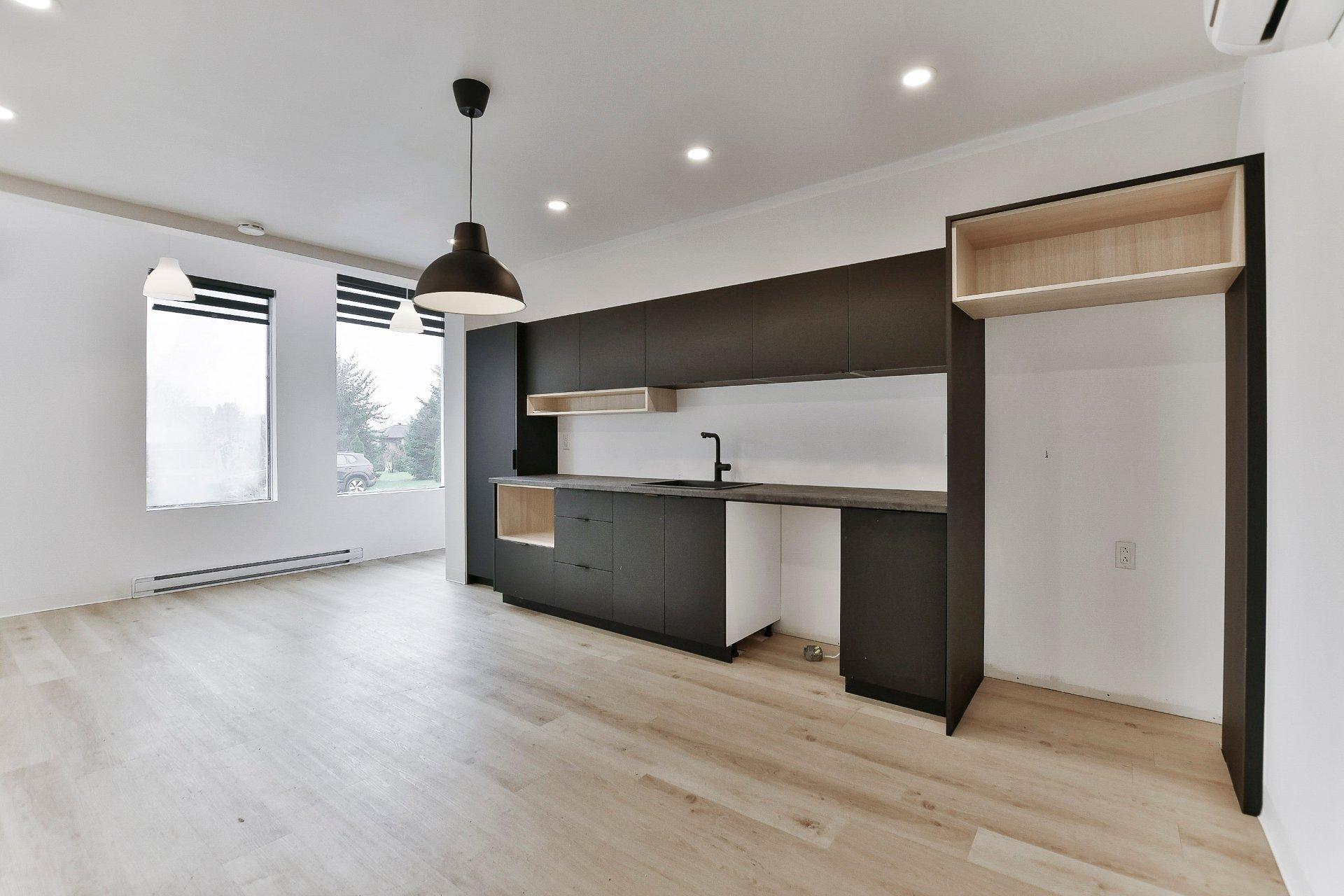 









100


Rue Thibodeau

,
L'Assomption,




QC
J5W4V3

