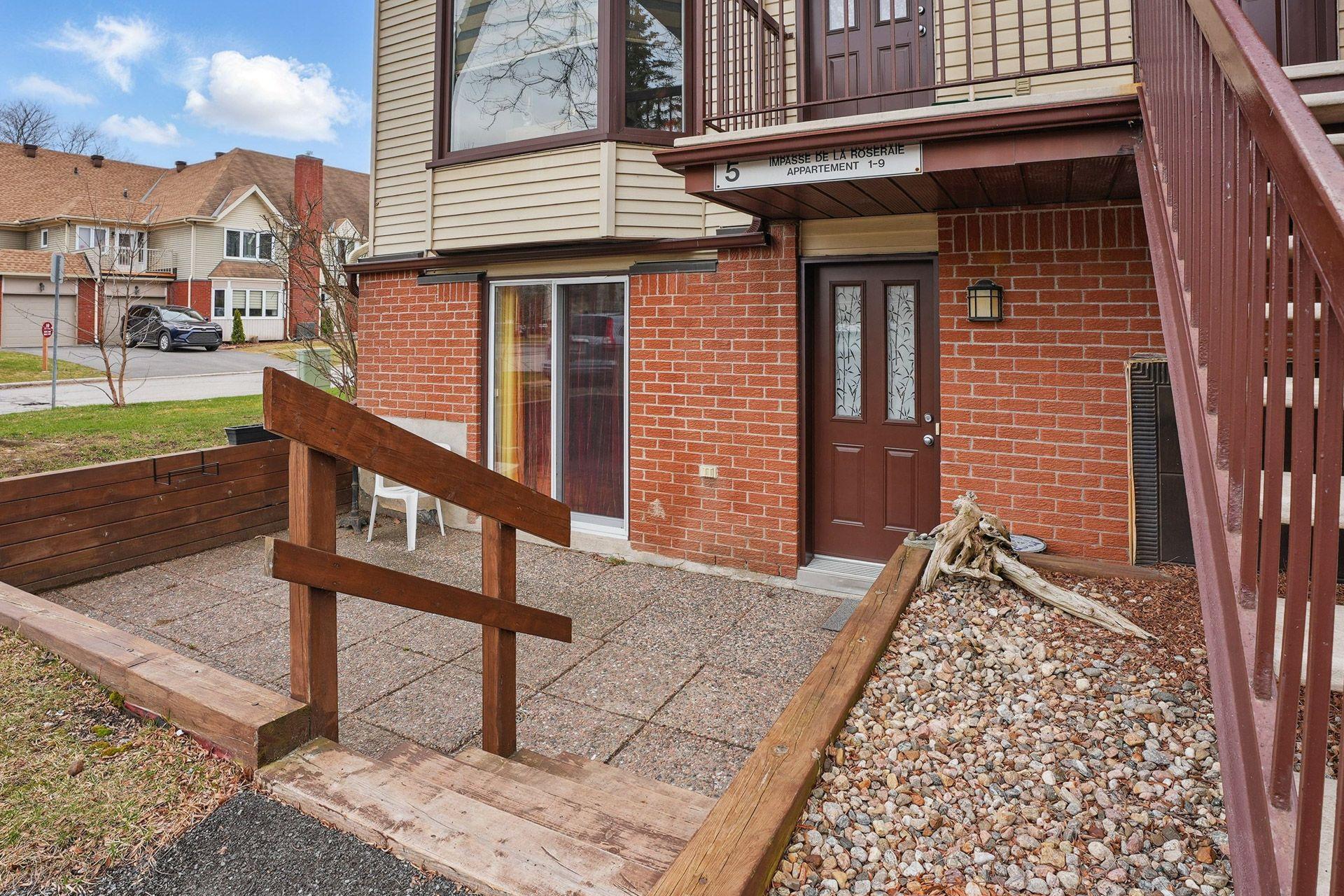 









5


Imp. de la Roseraie

, 1,
Gatineau (Hull),




QC
J9A2S1

