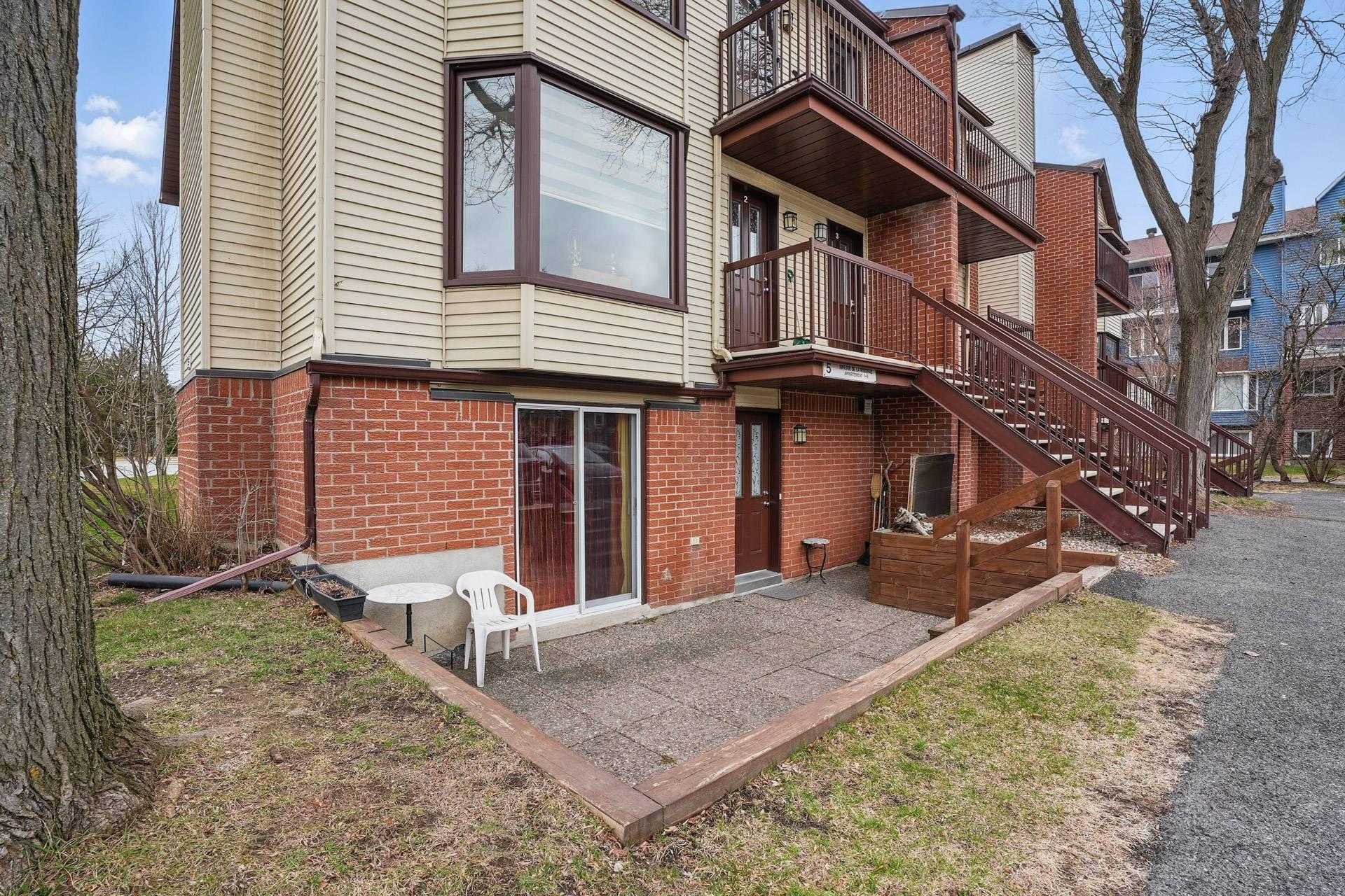 









5


Imp. de la Roseraie

, 1,
Gatineau (Hull),




QC
J9A2S1

