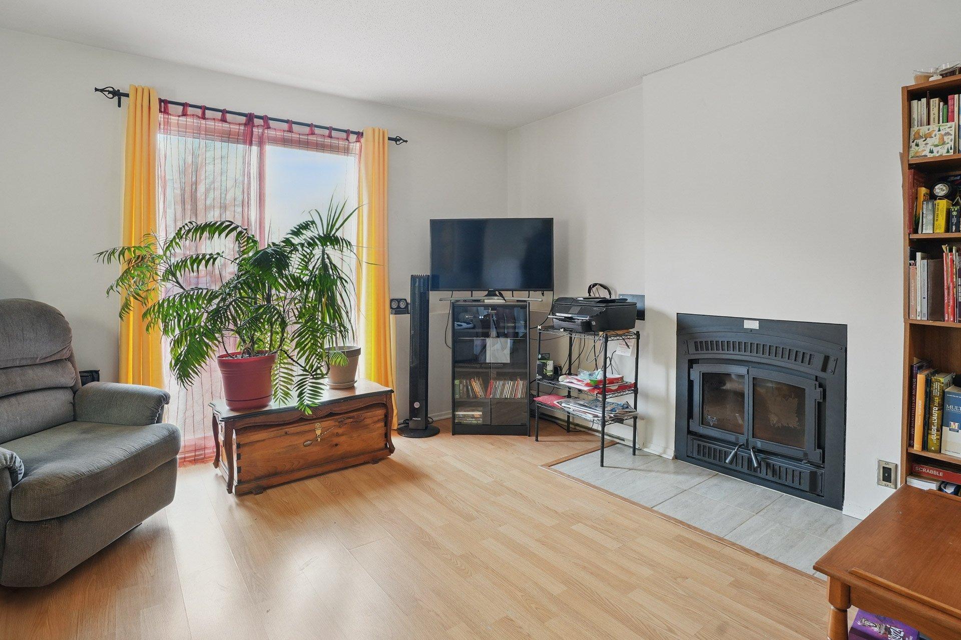 









5


Imp. de la Roseraie

, 1,
Gatineau (Hull),




QC
J9A2S1

