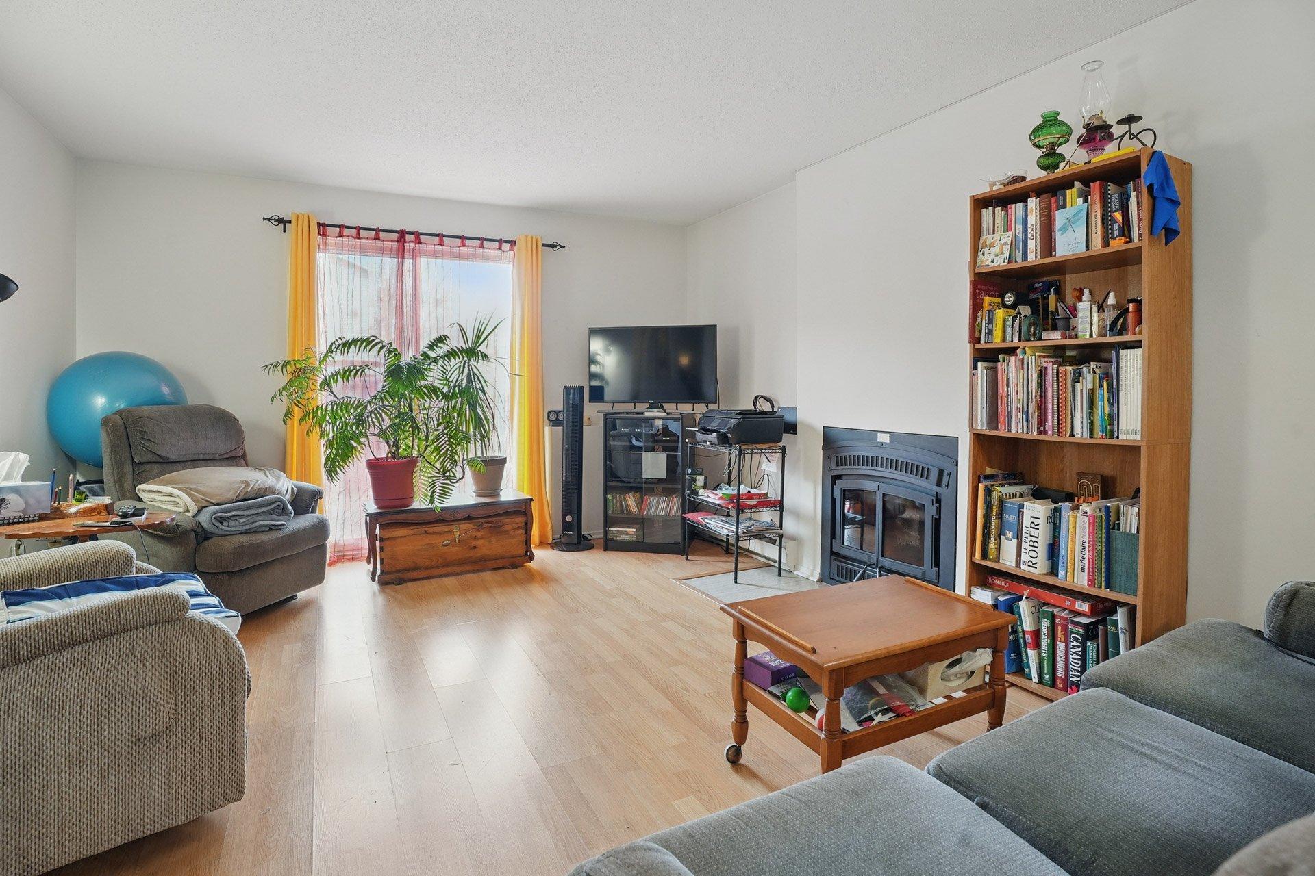 









5


Imp. de la Roseraie

, 1,
Gatineau (Hull),




QC
J9A2S1

