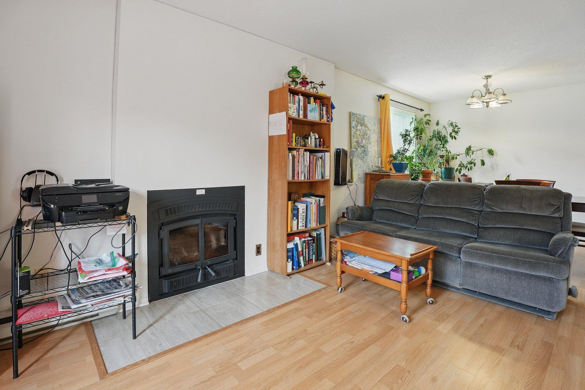 









5


Imp. de la Roseraie

, 1,
Gatineau (Hull),




QC
J9A2S1

